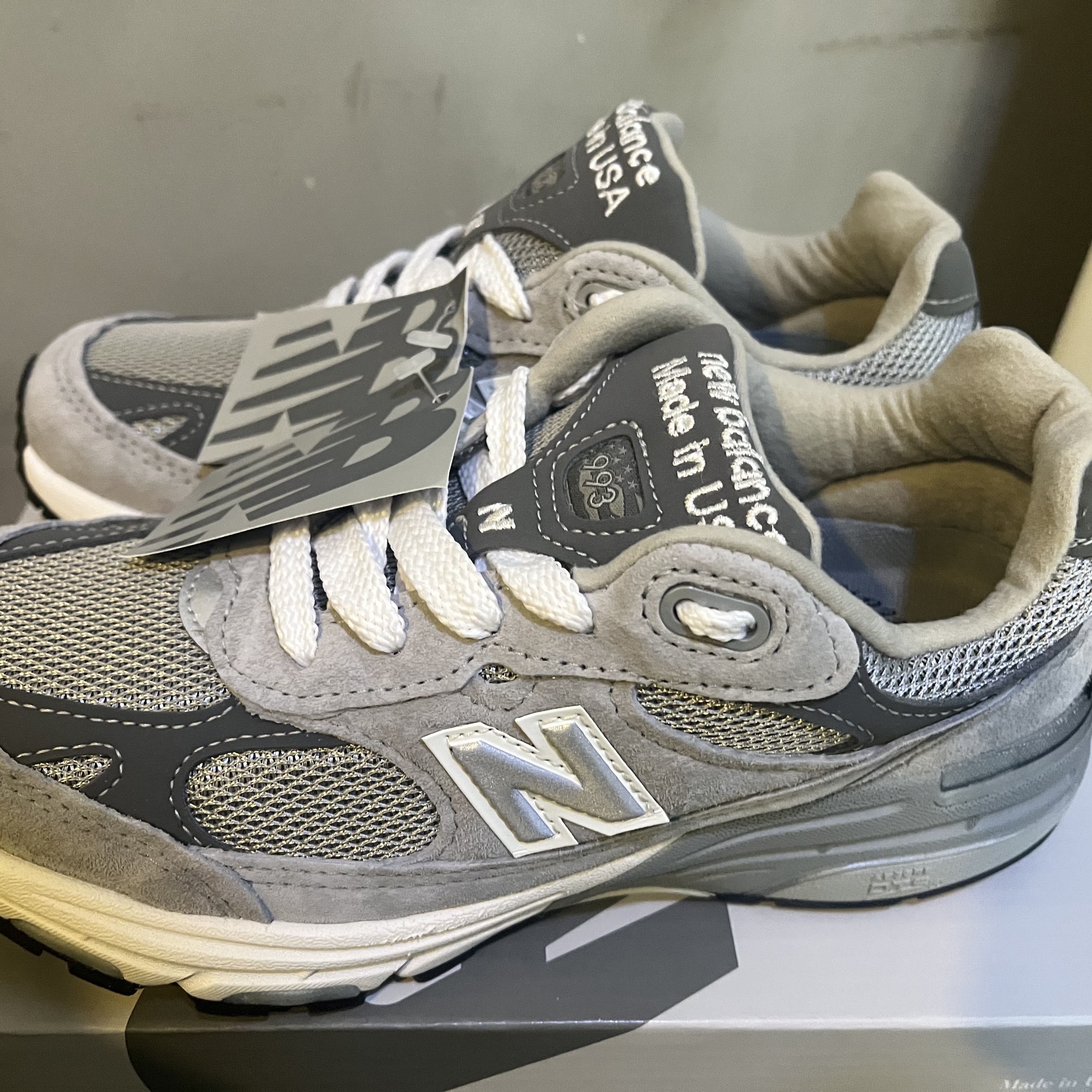 (W) New Balance 993 Made in USA Grey - B Standard 착용 스타일