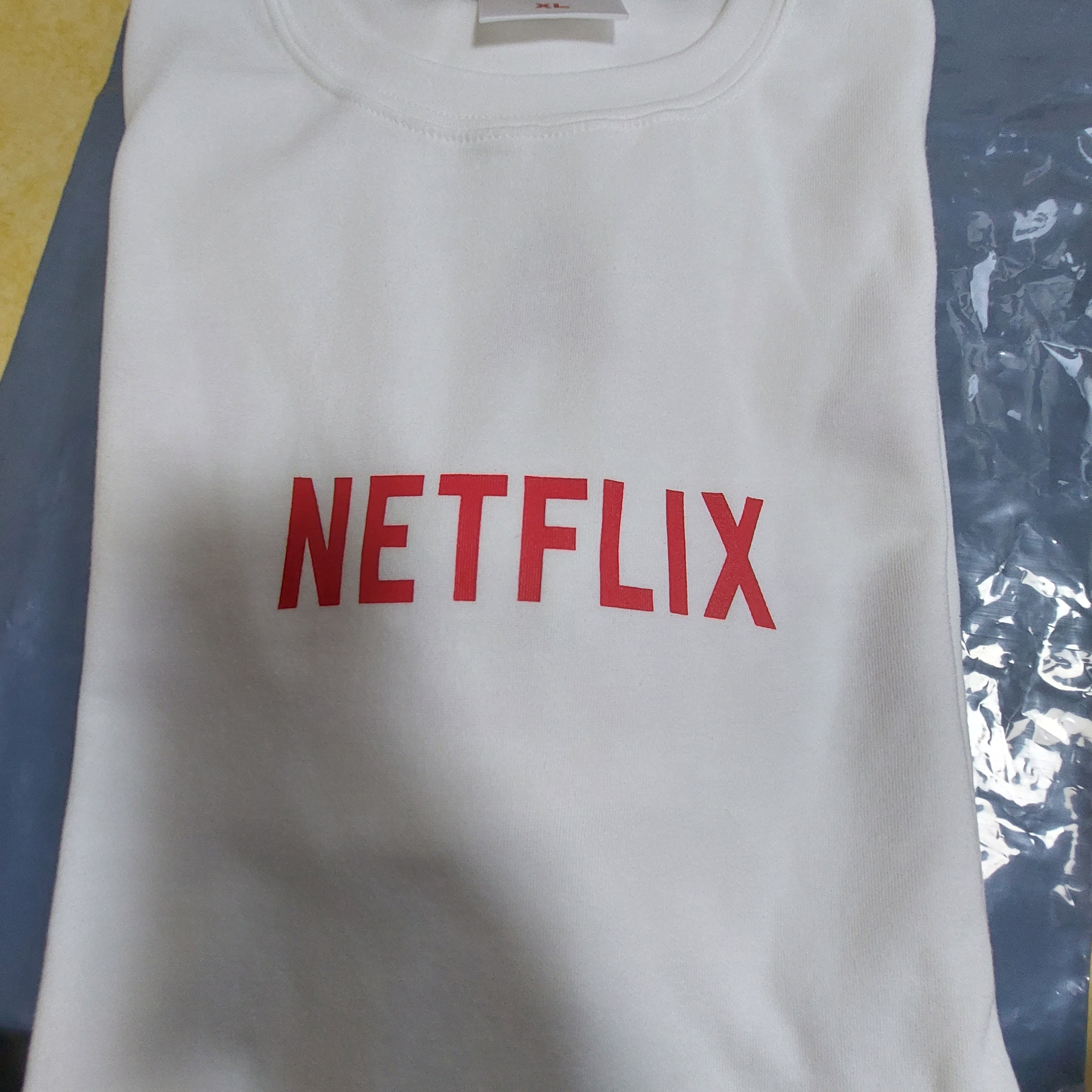 IAB Studio x Netflix SS T-Shirt White 착용 스타일