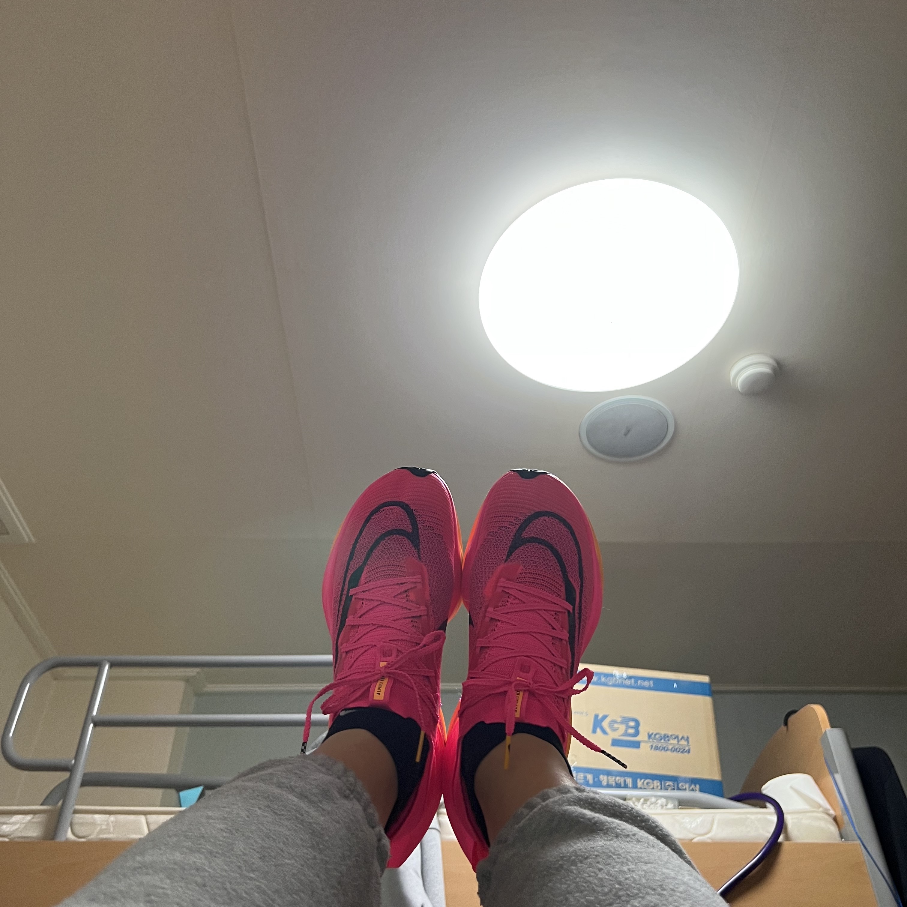 Nike Air Zoom Alphafly Next% 2 Hyper Pink 착용 스타일 - 2