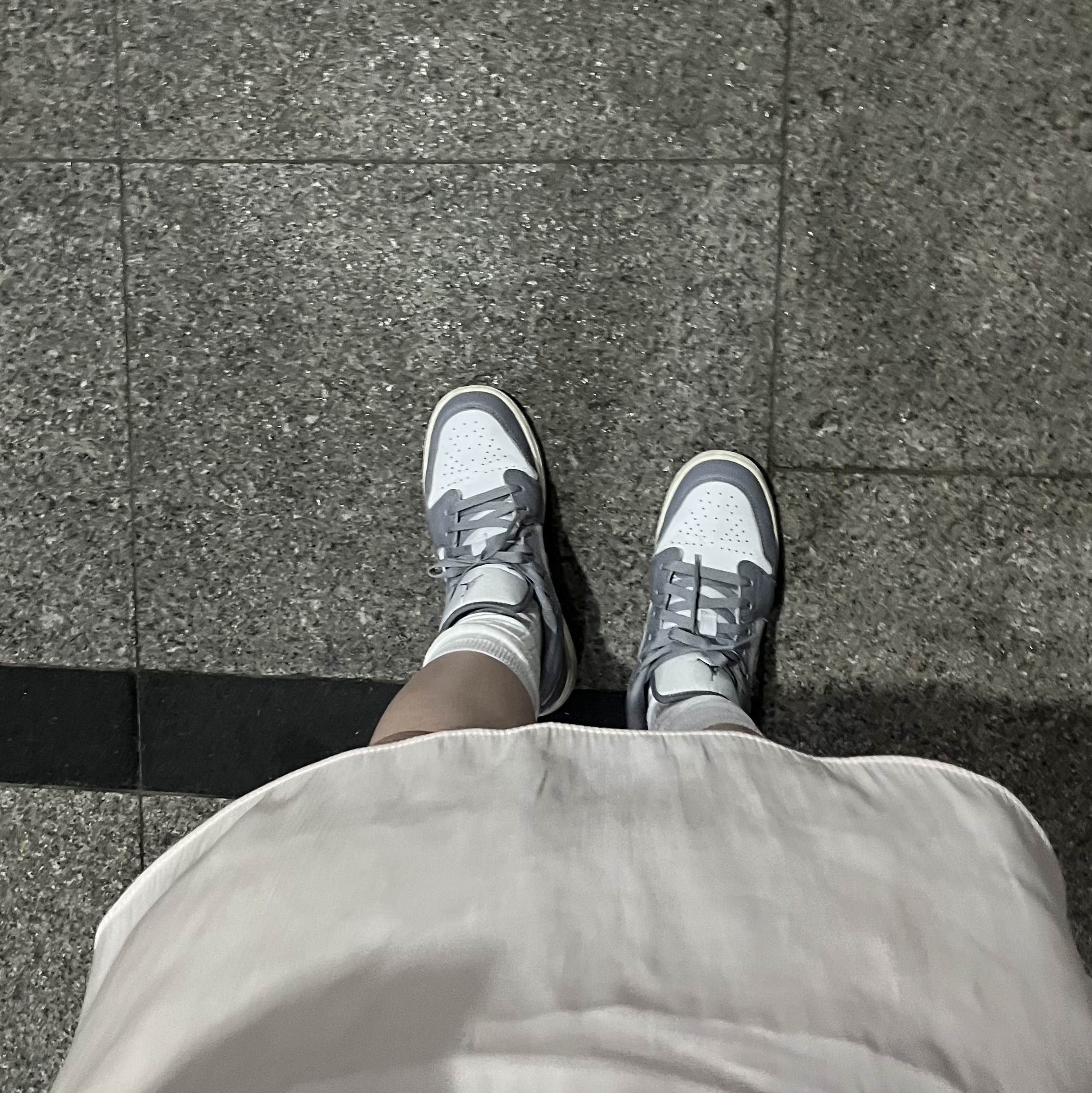(GS) Jordan 1 Low Stealth and White 착용 스타일