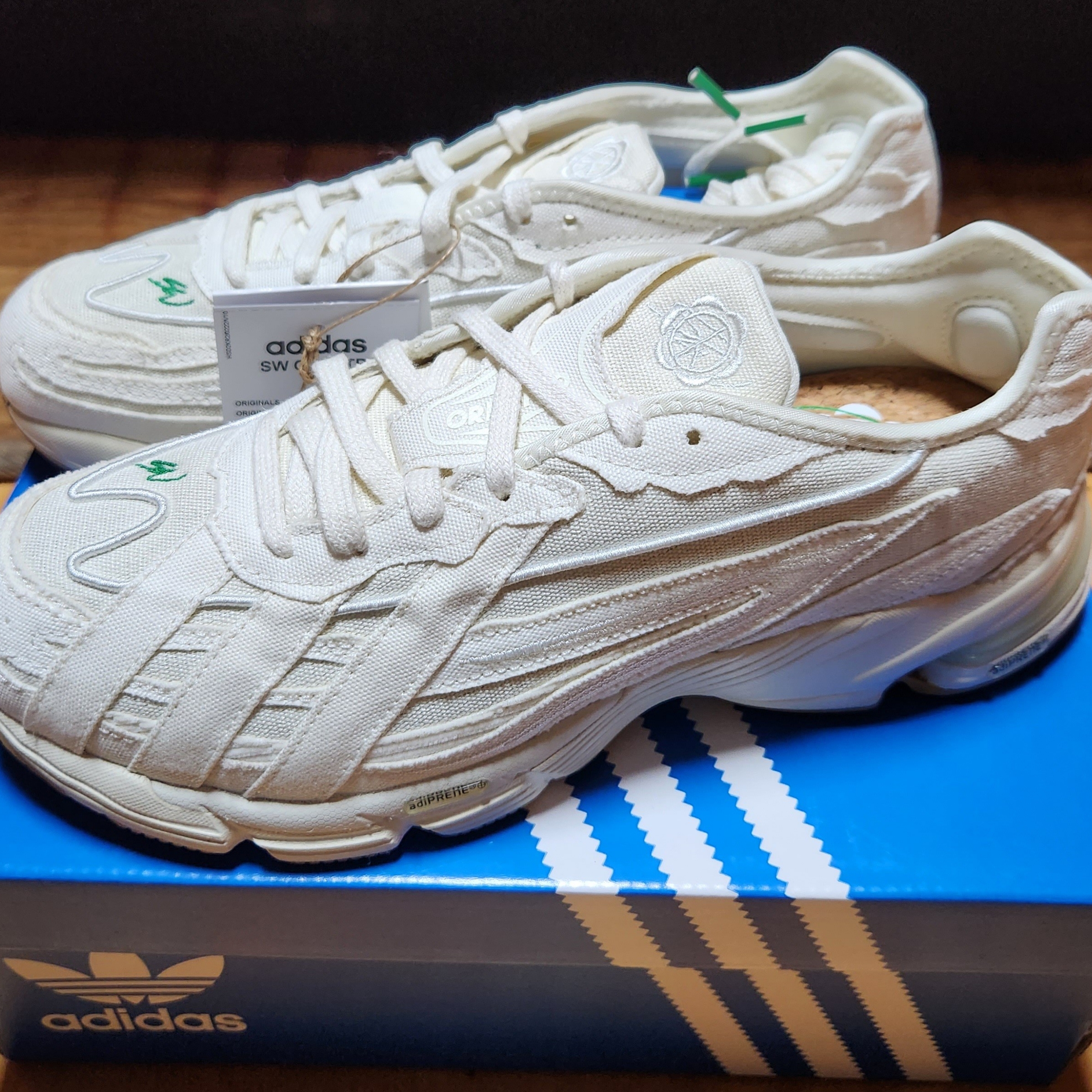 Adidas x Sean Wotherspoon Orketro Off White 착용 스타일 - 3