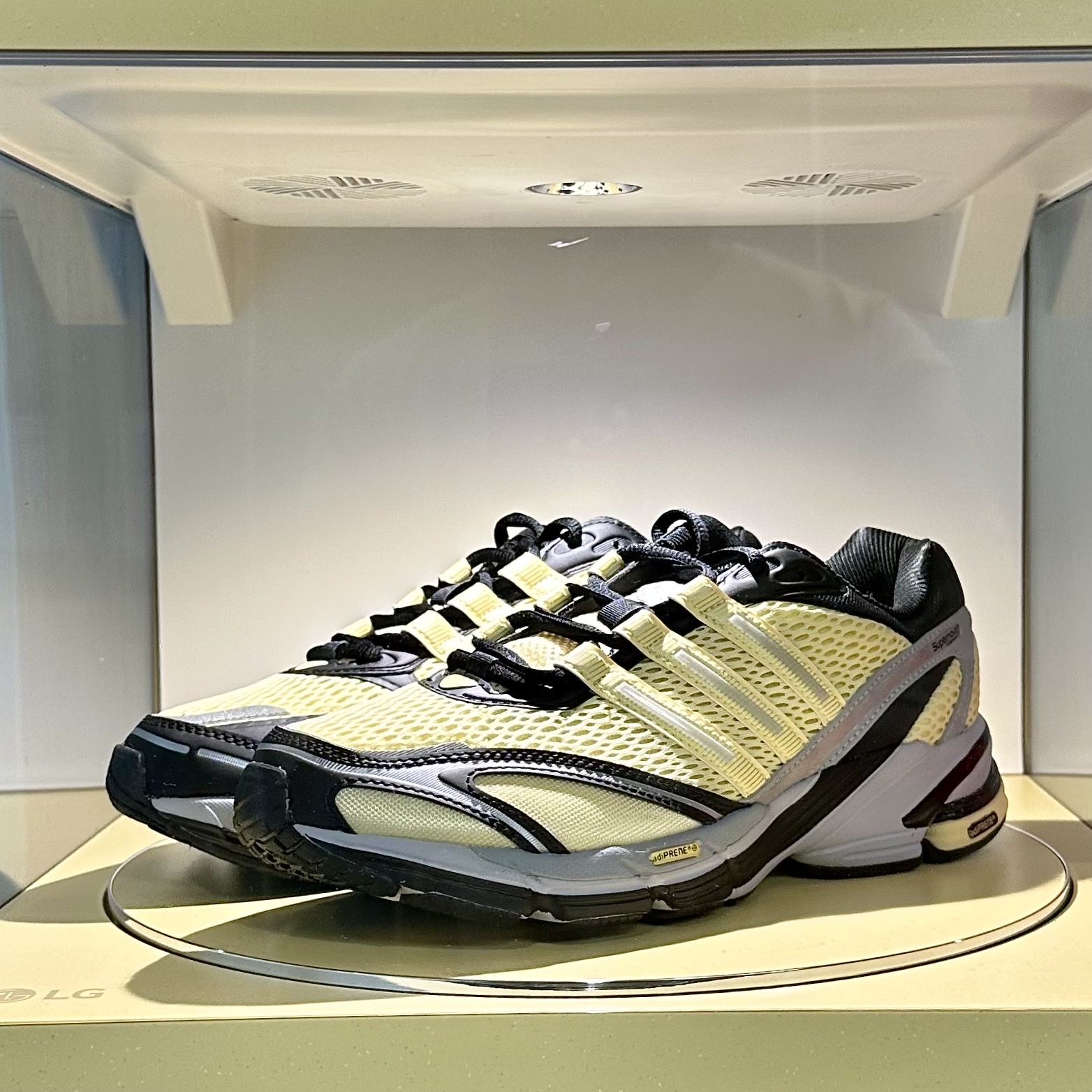Adidas Supernova Cushion 7 Almost Yellow 착용 스타일 - 5