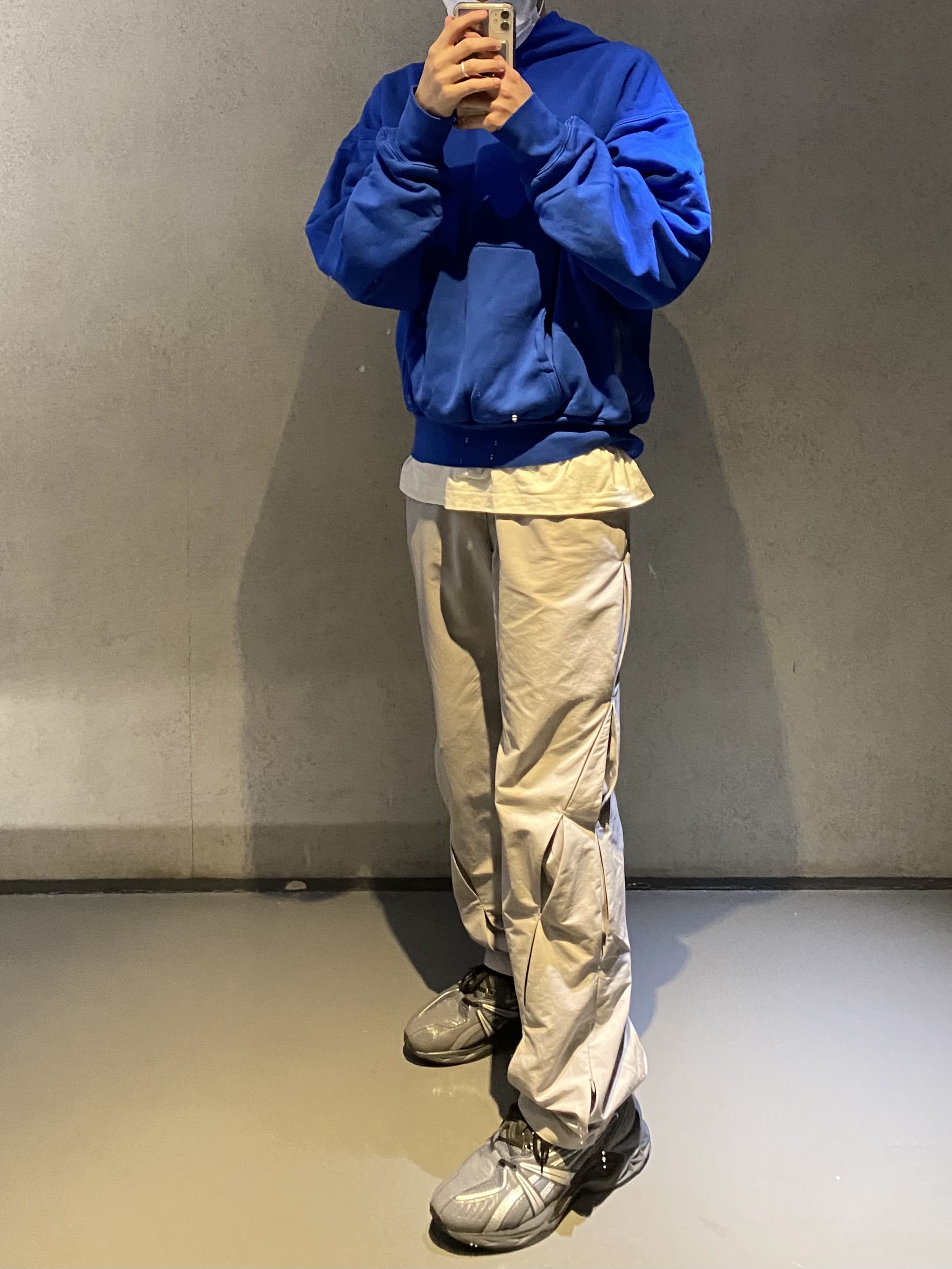 Asics HN2-S Protoblast Steel Grey, Yeezy Gap Hoodie Blue 착용 스타일