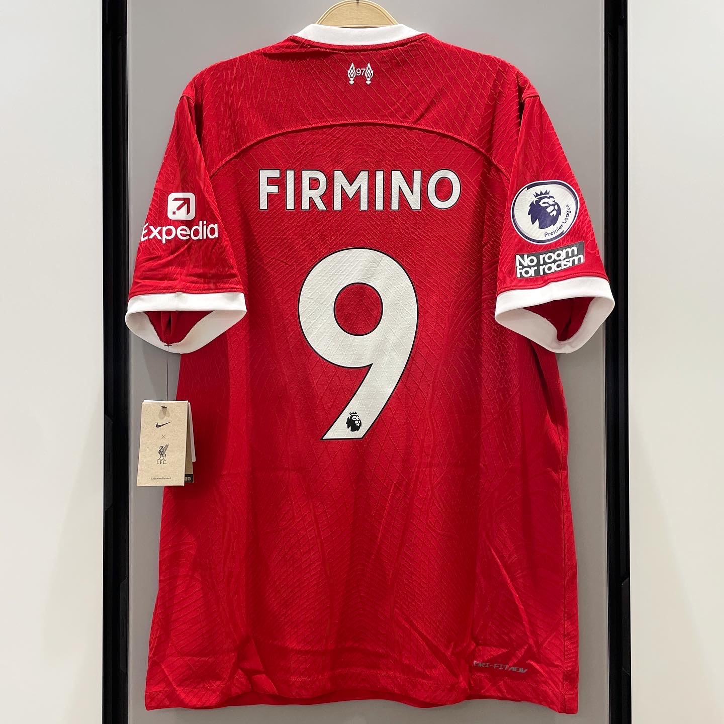 Nike Liverpool FC 2023/24 Dri-Fit Stadium Home Jersey Gym Red (Non Marking Ver.), Nike Liverpool FC 2023/24 Dri-Fit ADV Match Home Jersey Gym Red (Non Marking Ver.) 착용 스타일 - 2