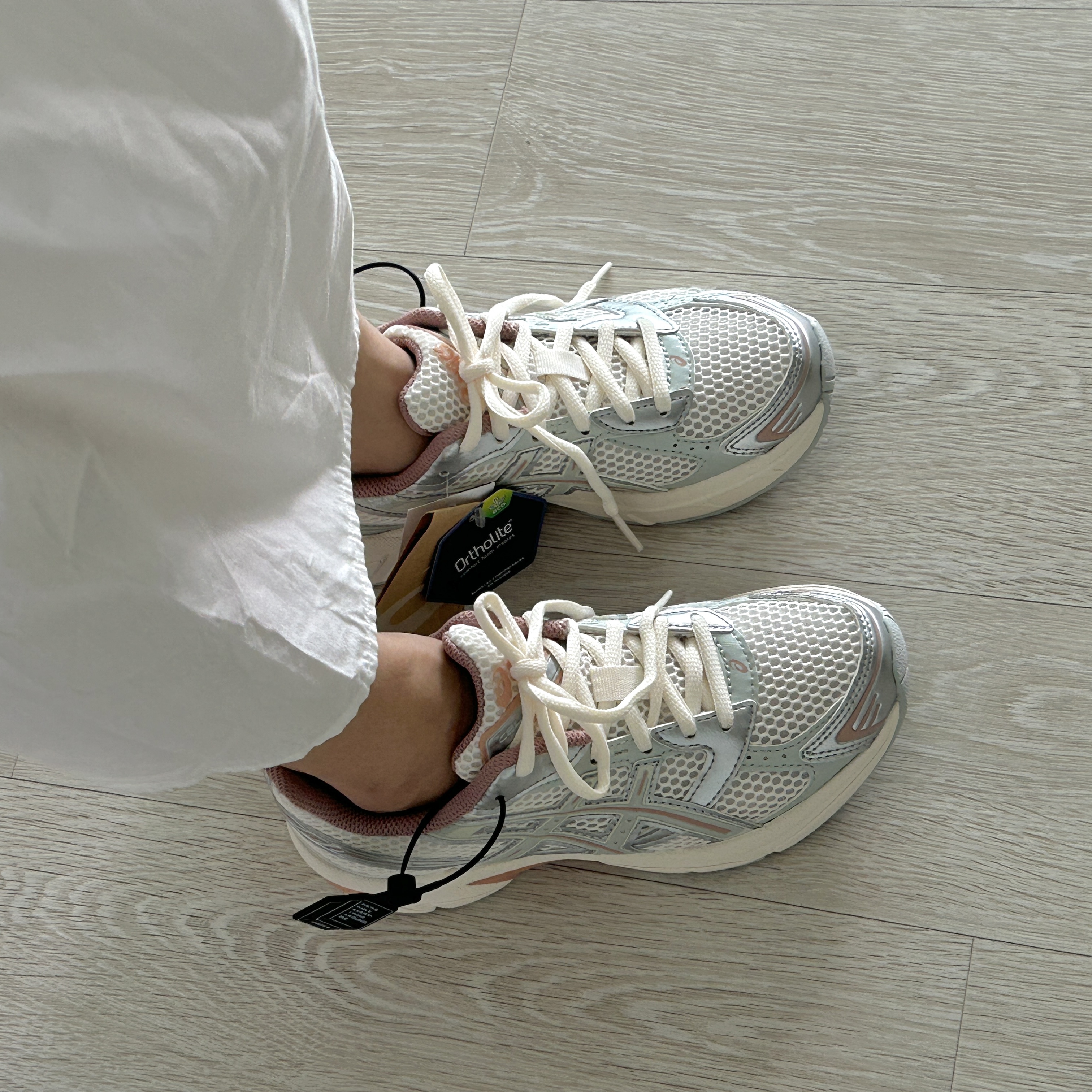 (W) Asics Gel-1130 Cream Light Sage 착용 스타일