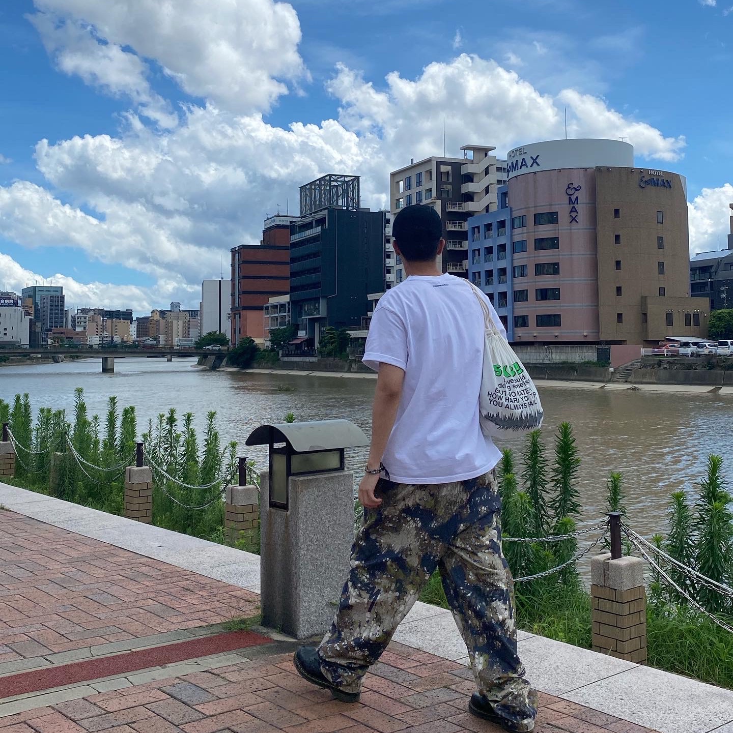 Stussy Veil Camo Beach Pants Terranea 착용 스타일
