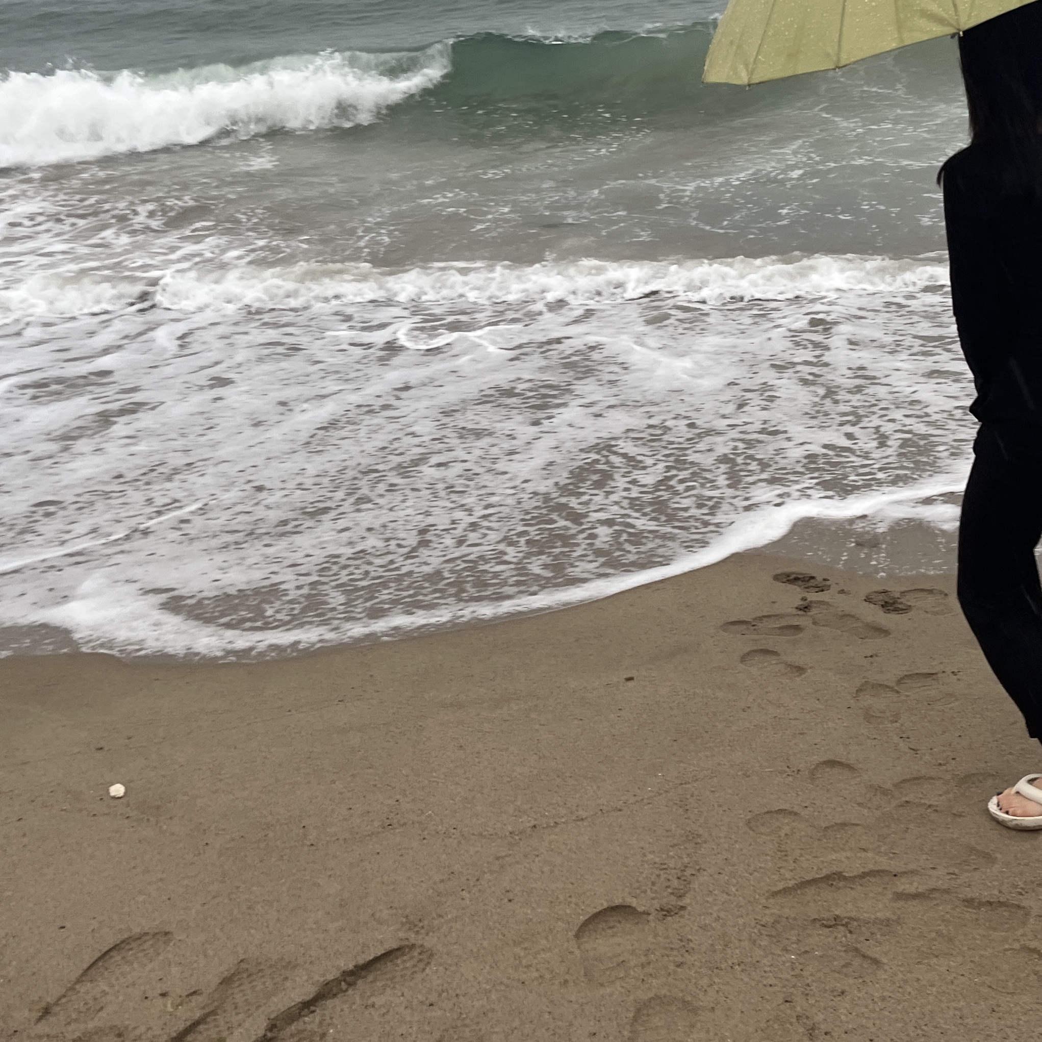 New Balance x Taw&Toe Flip Flop Ivory 착용 스타일