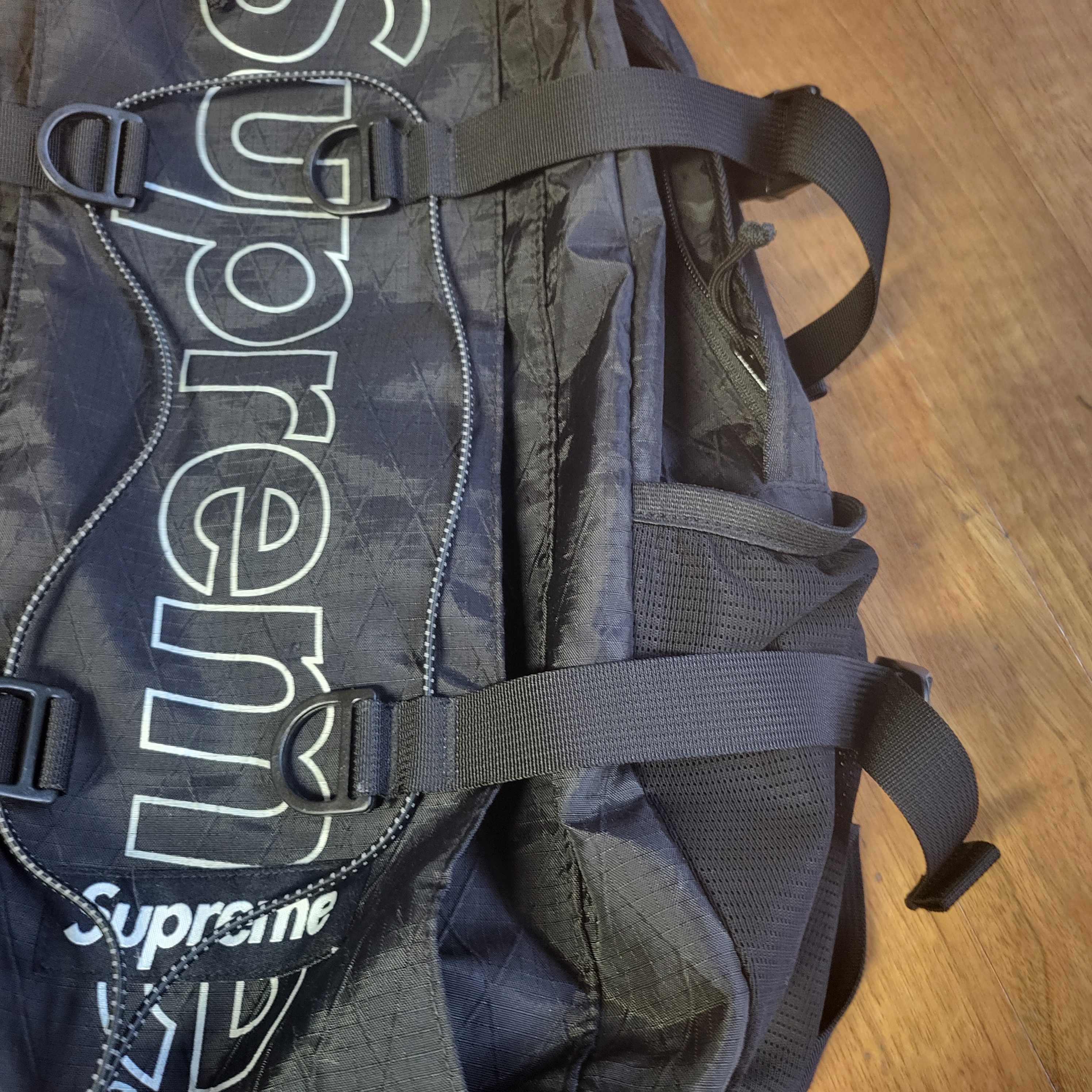 Supreme Backpack Black - 18FW 착용 스타일