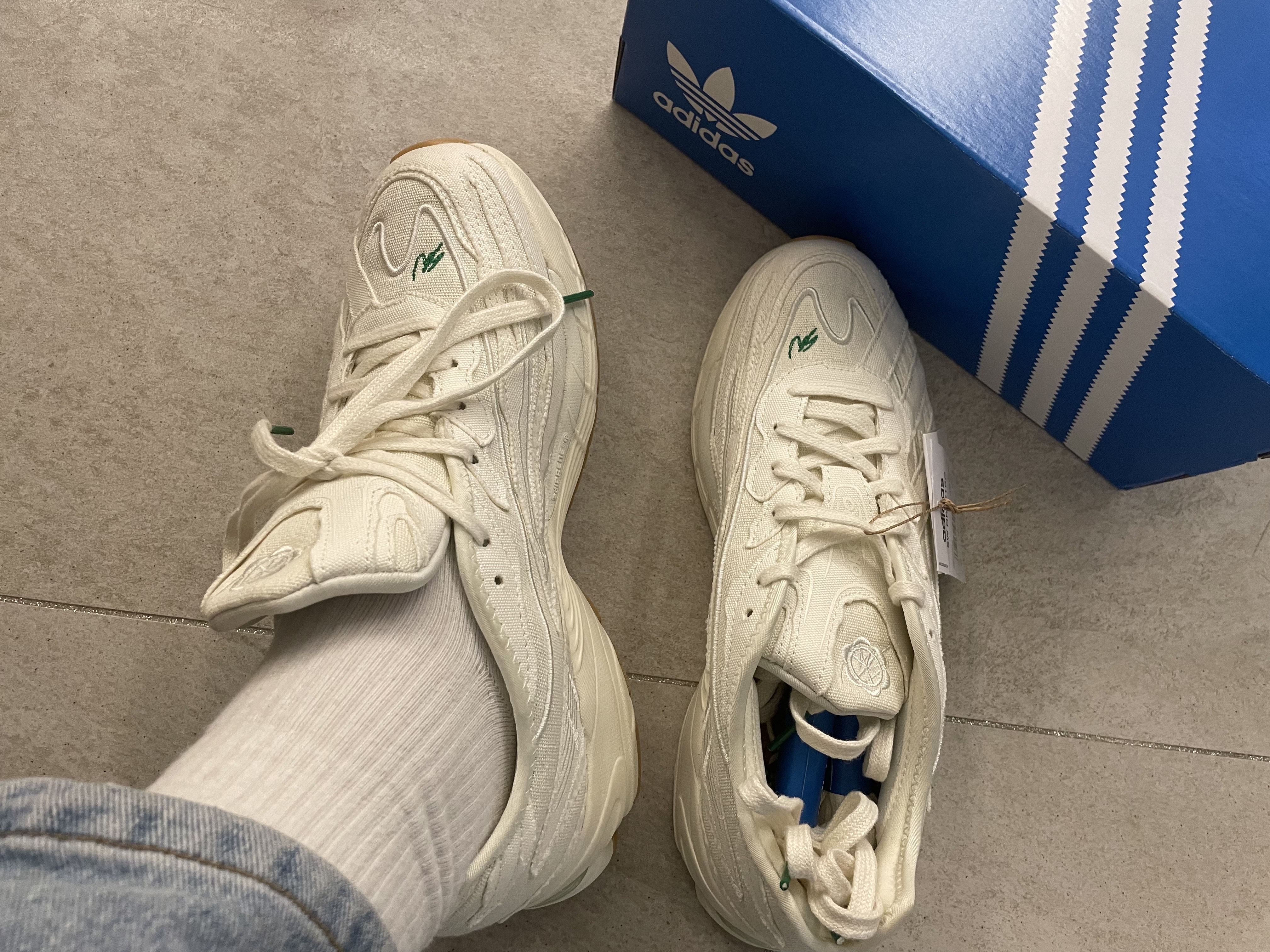 Adidas x Sean Wotherspoon Orketro Off White 착용 스타일