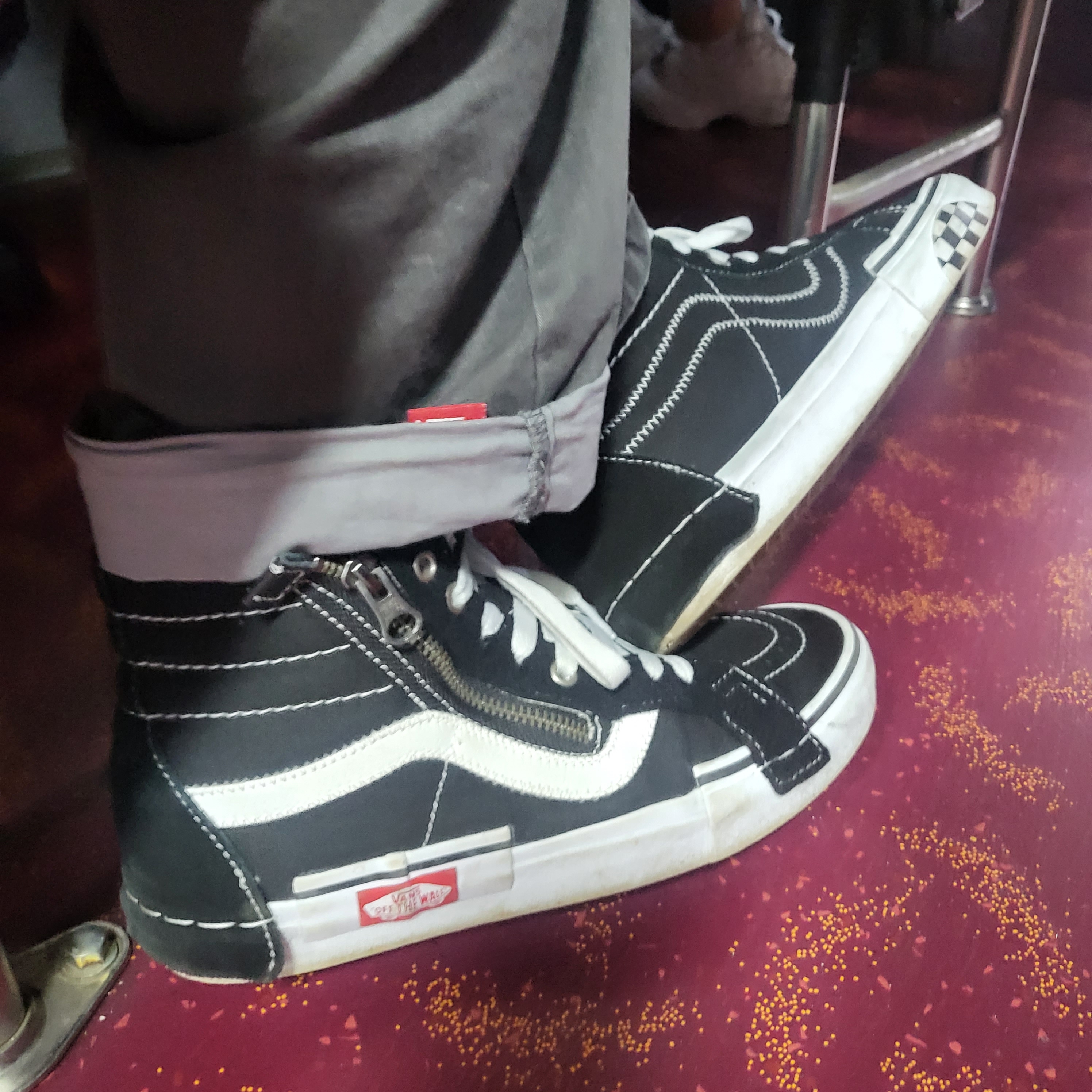 Supreme Washed Chino Twill Camp Cap Zebra - 22FW, Vans Sk8-Hi Reissue Cap Black 착용 스타일 - 3