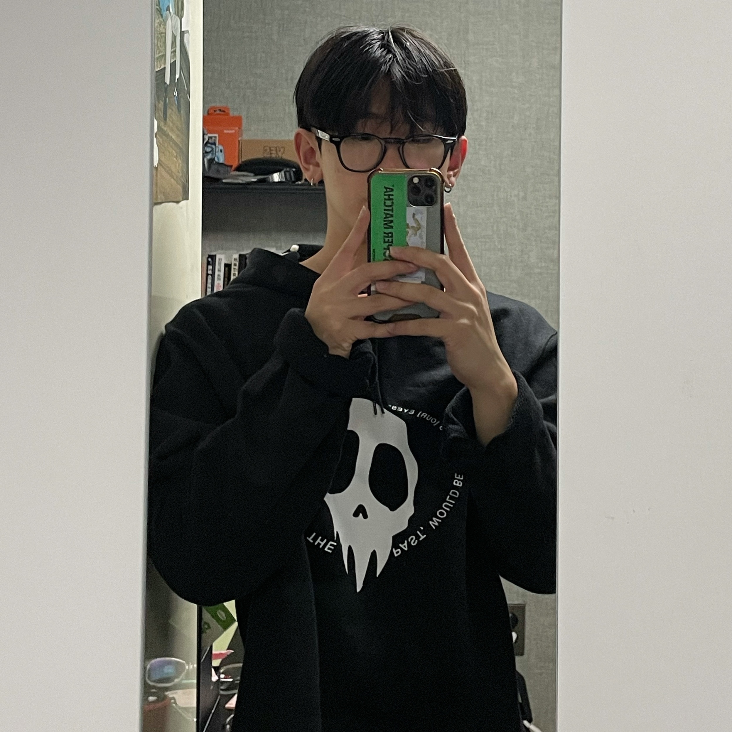 Our Legacy Loose Hoodie Maverick Skull Print Black 착용 스타일