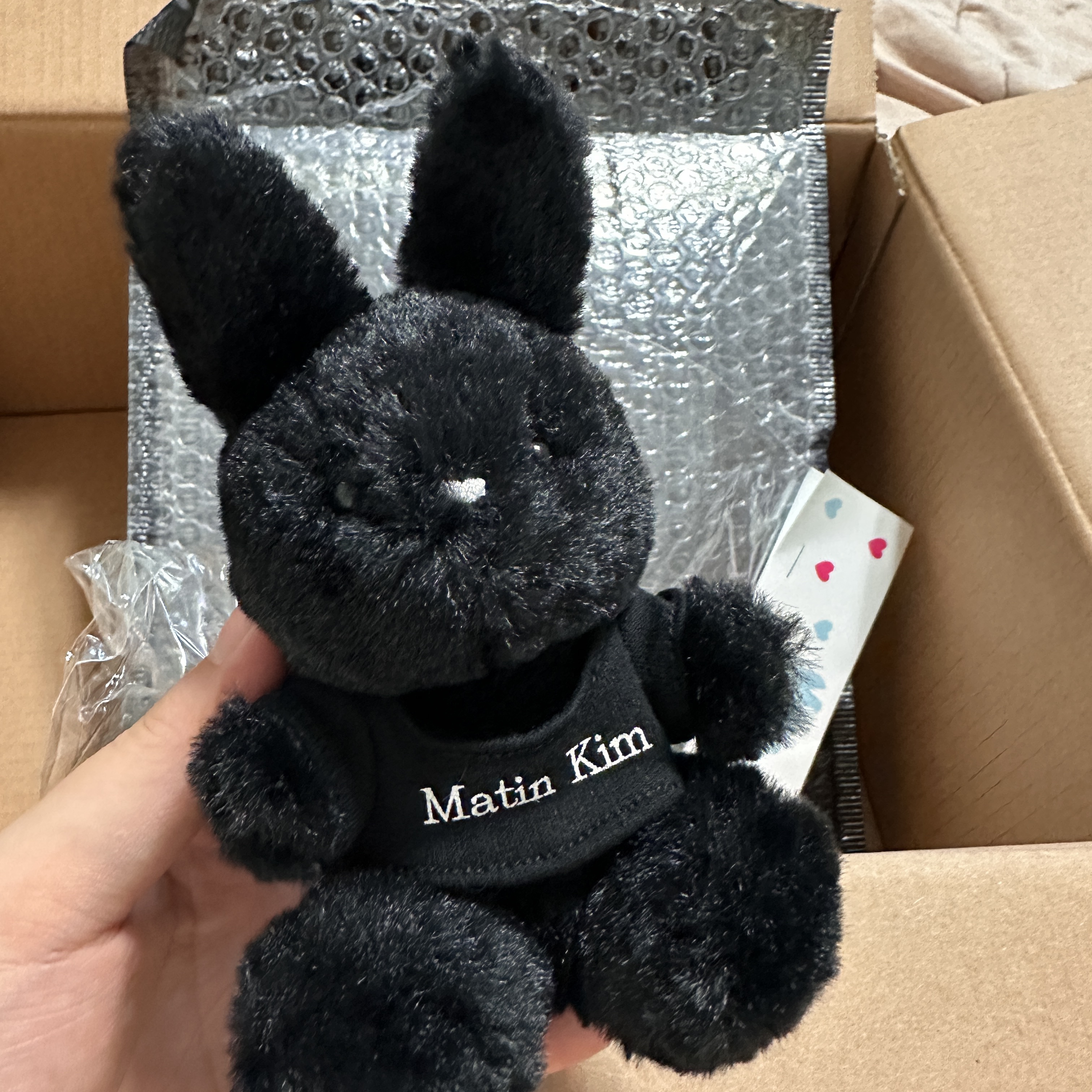 Matin Kim Black Bunny Toy Keyring Black 착용 스타일
