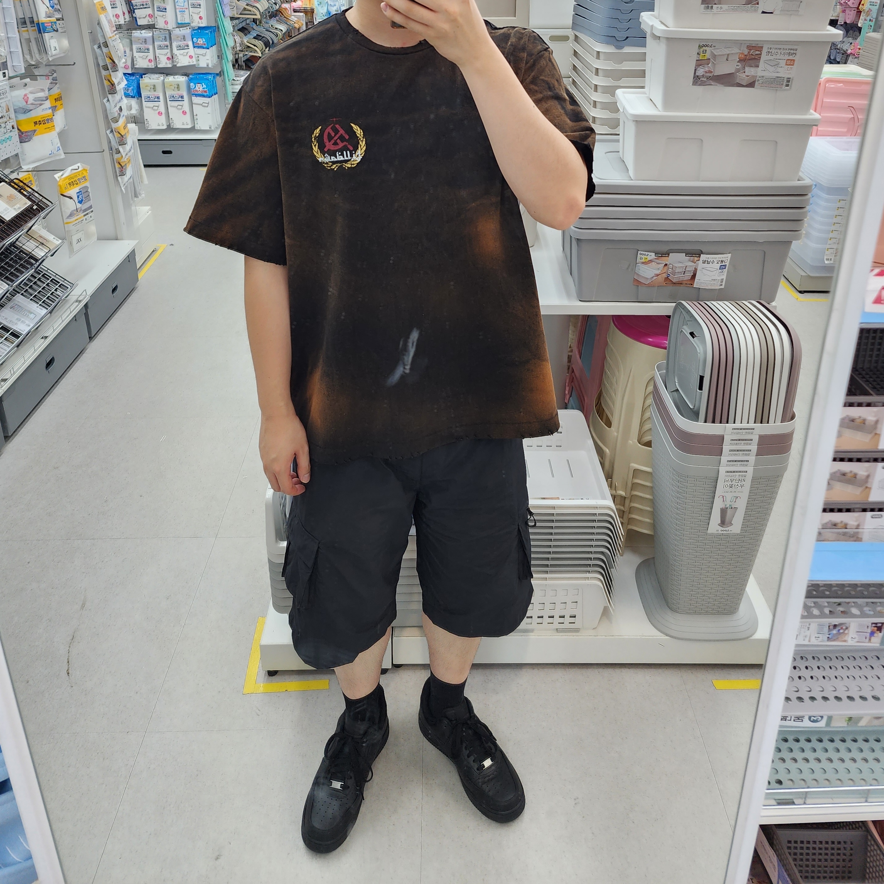 Nike Air Force 1 '07 Low Triple Black 착용 스타일