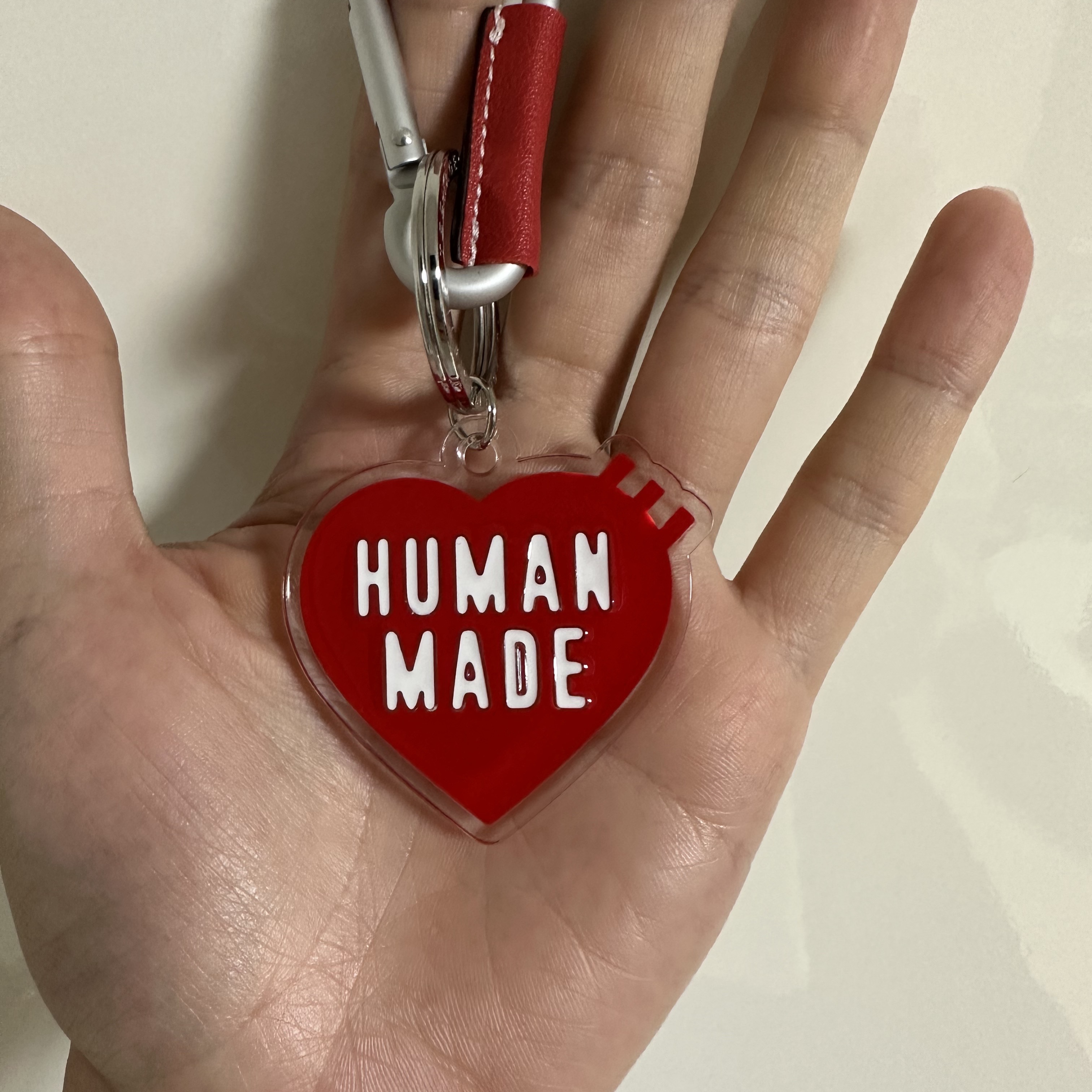 Human Made Heart Keyring Red 착용 스타일
