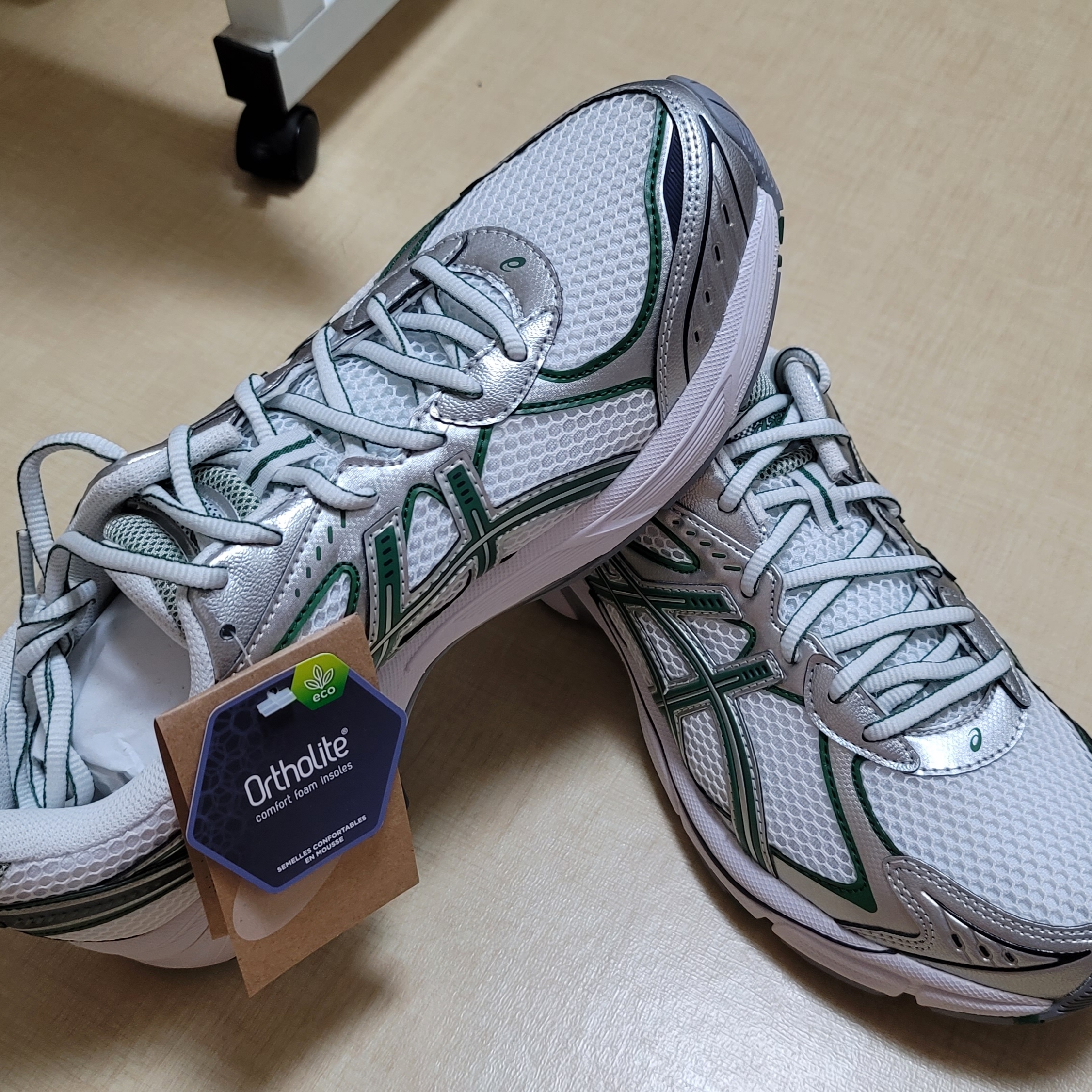 Asics GT-2160 White Shamrock Green 착용 스타일 - 3