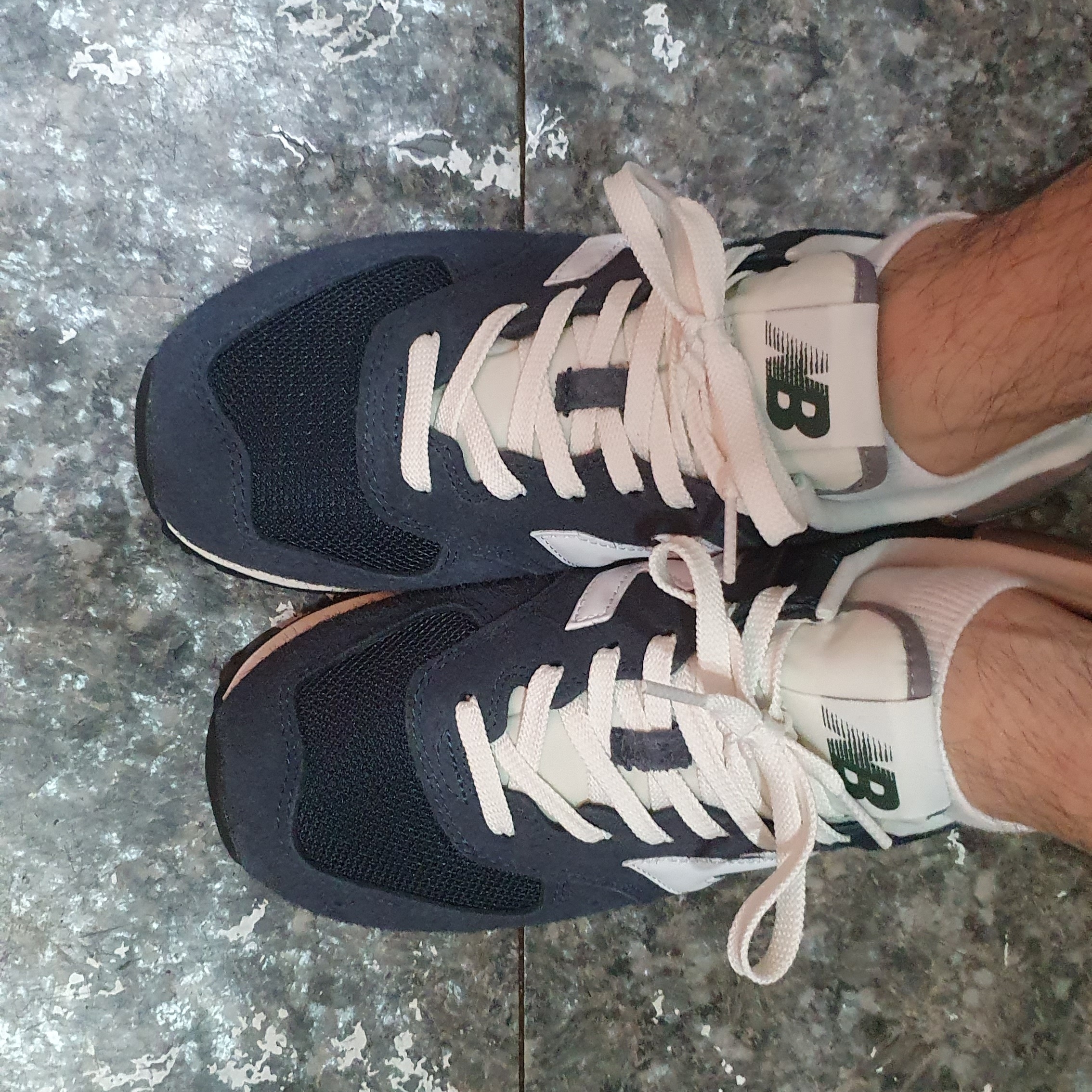 New Balance 574 Heritage Navy 착용 스타일