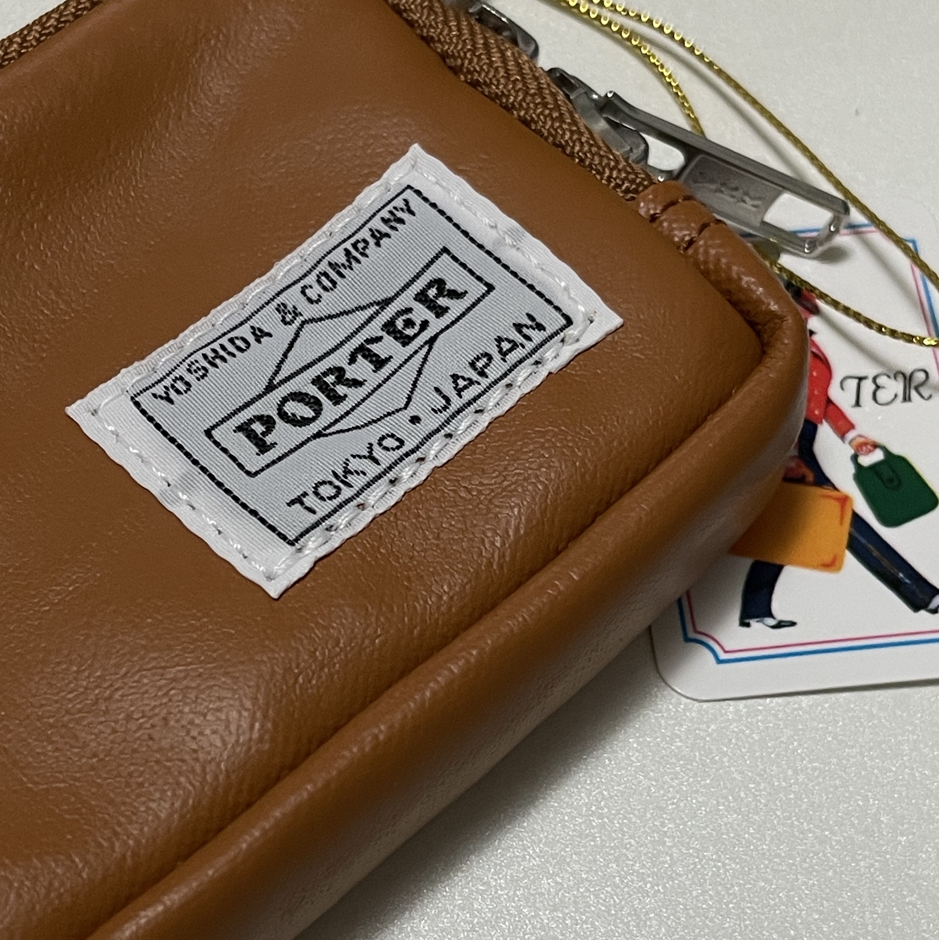 Porter Freestyle Multi Coin Case Camel 착용 스타일