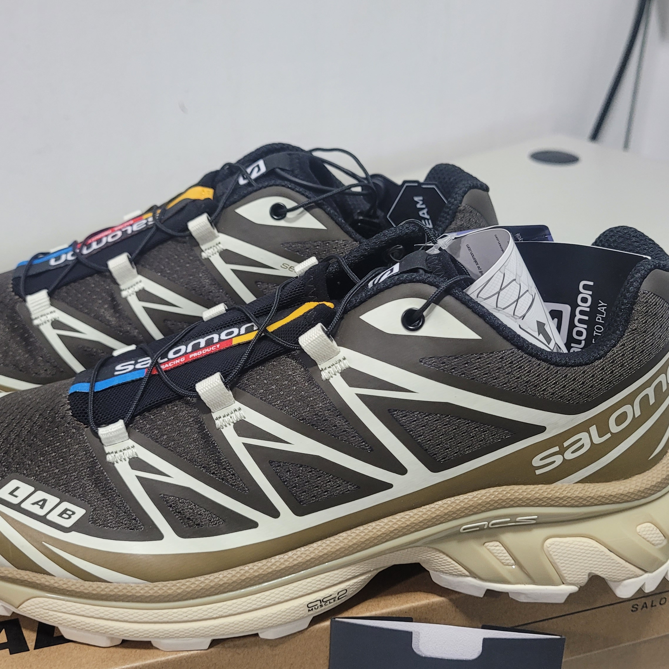 Salomon XT-6 Kangaroo Vanilla Ice 착용 스타일