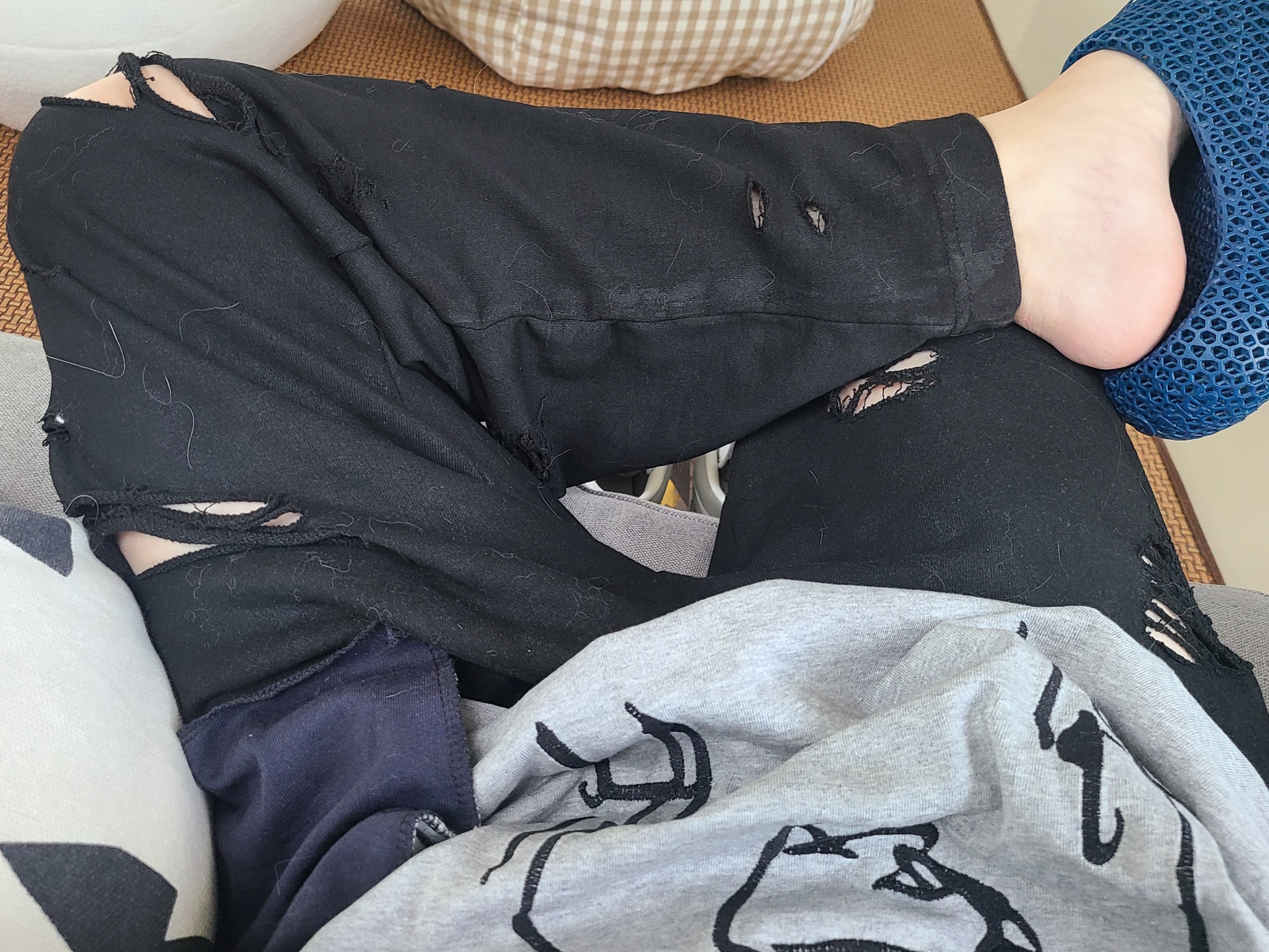 Undermycar Walrus Dirty Paint Coated Damage Sweatpants Castlerock - 23SS 착용 스타일