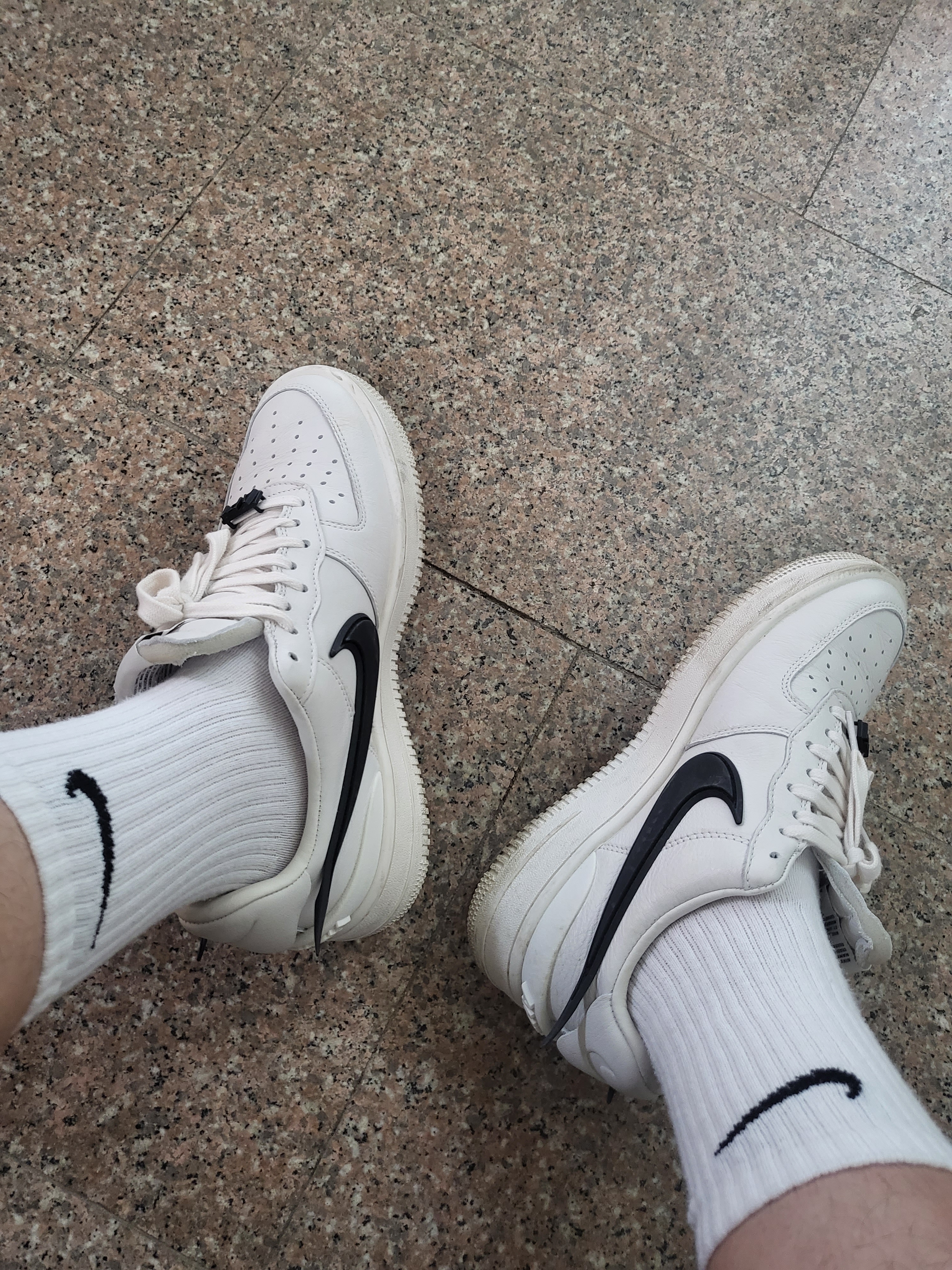 Nike x Ambush Air Force 1 Low SP Phantom 착용 스타일