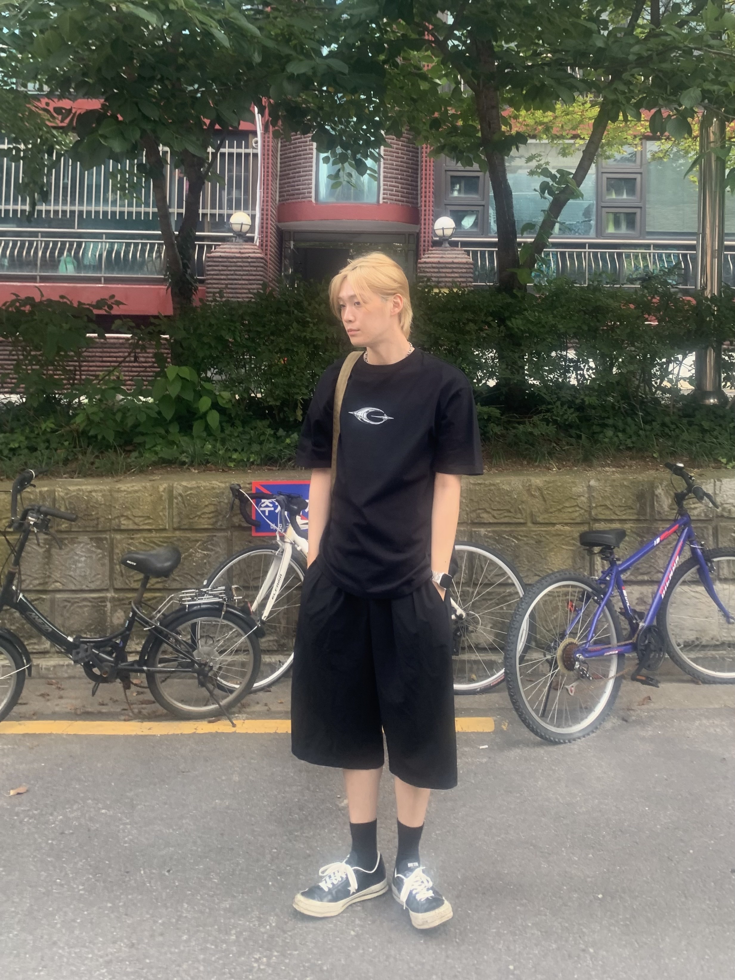 Converse One Star Ox HanByeol Black 착용 스타일 - 1