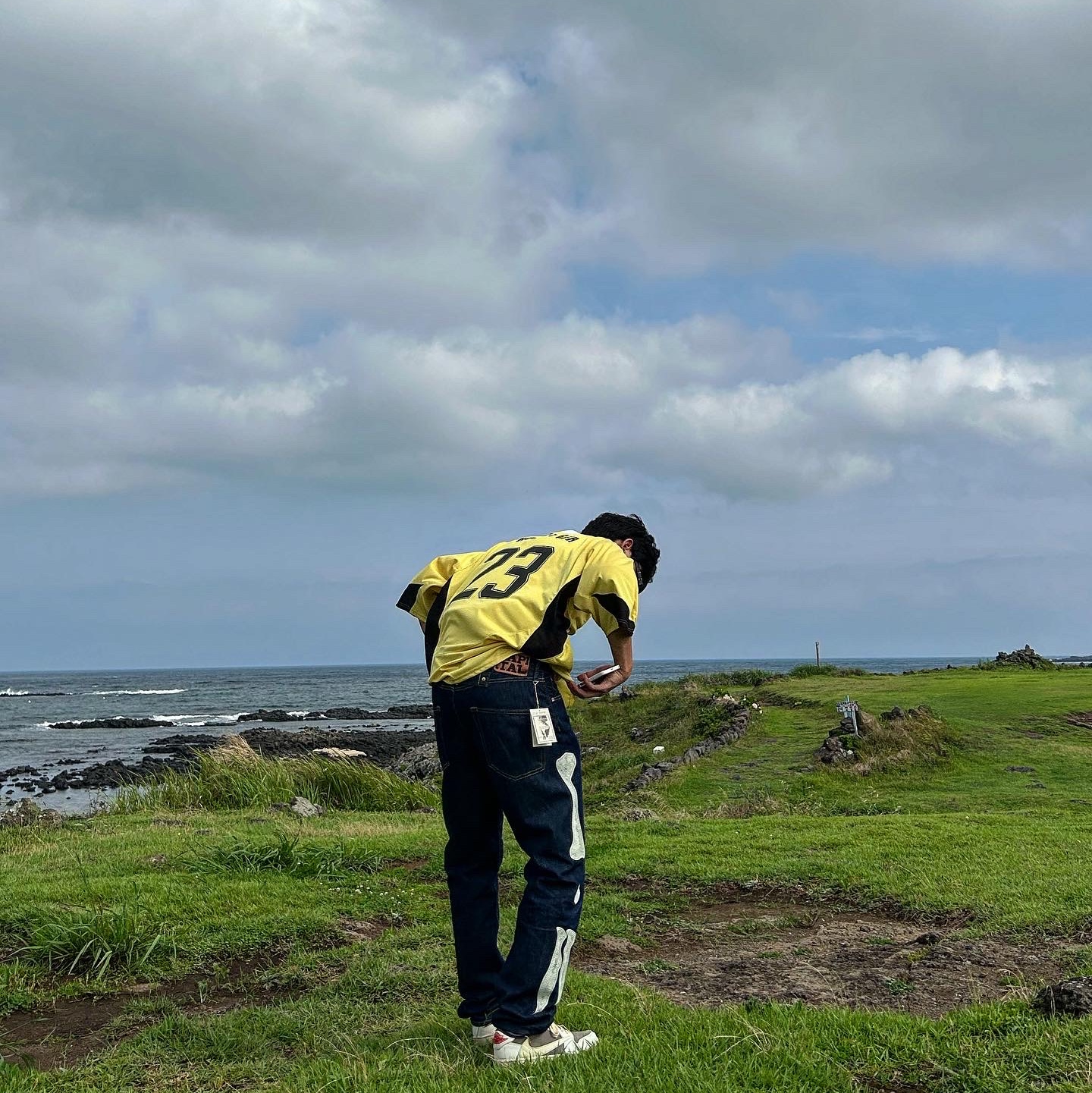 Kapital 12.5 oz. Denim Mexican Tuxedo 5P Okagilly Pants Indigo, Project G/R Oversized Football Jersey Yellow 착용 스타일 - 2