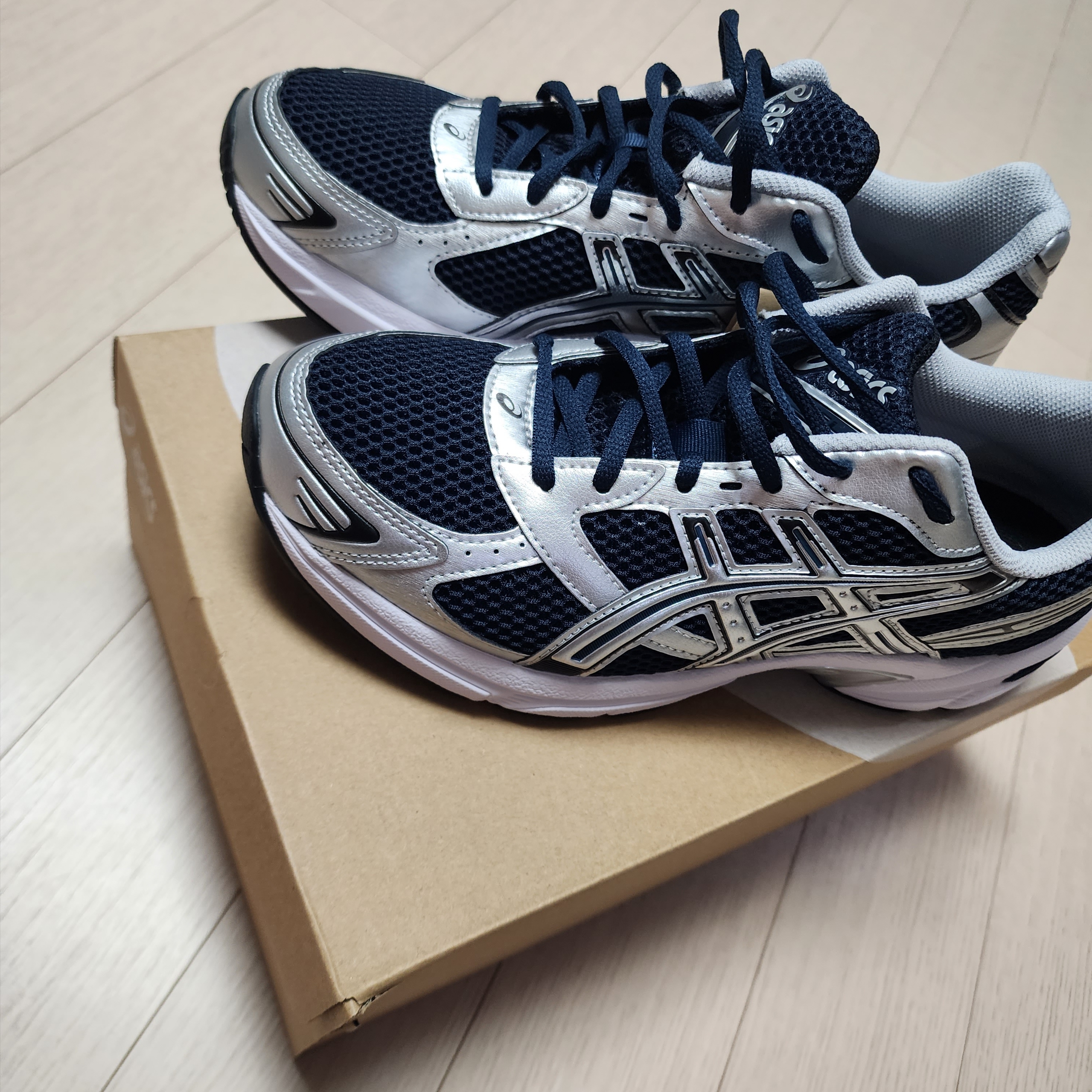 Asics Gel-1130 French Blue Pure Silver 착용 스타일