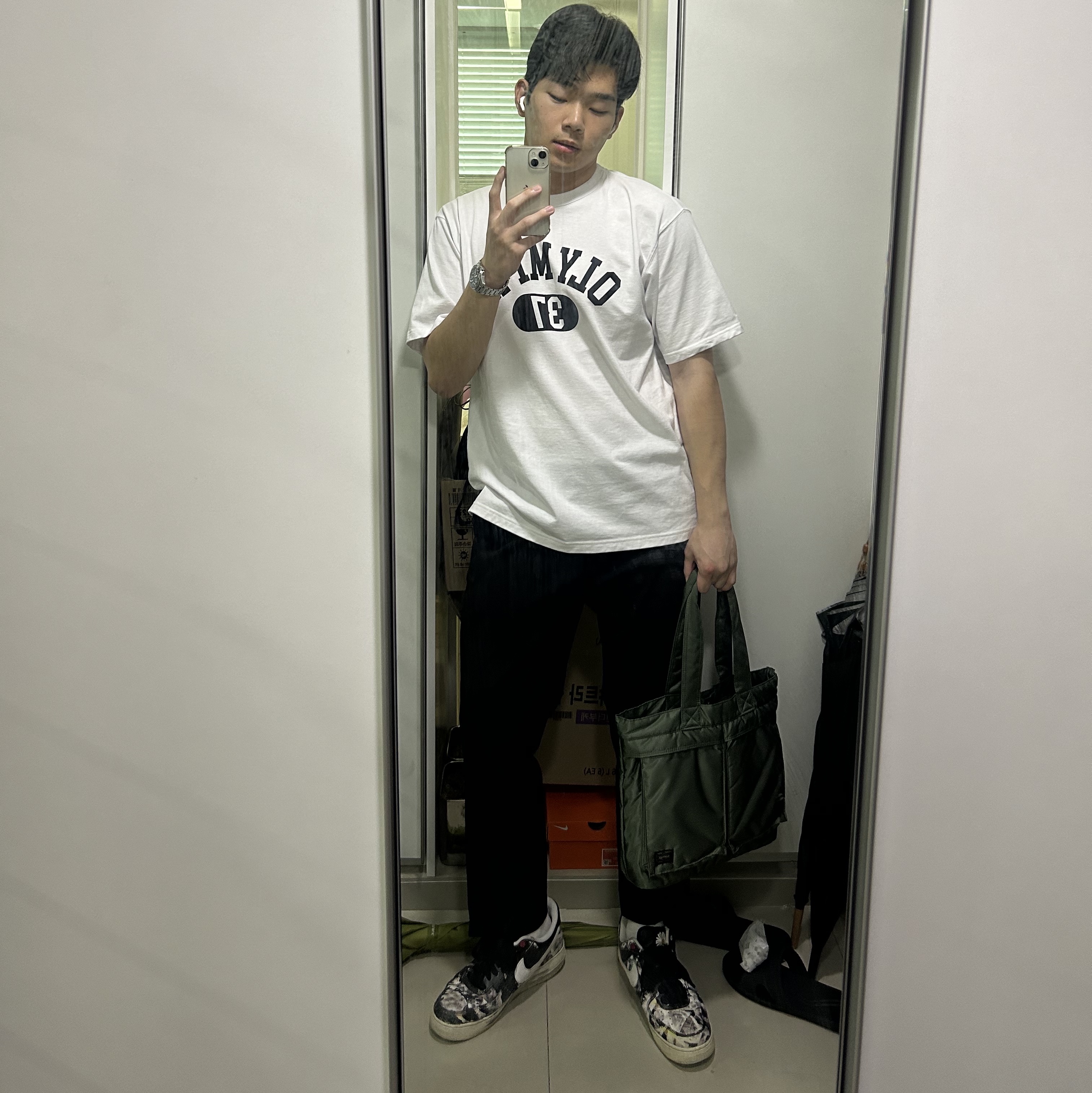 Nike x Peaceminusone Air Force 1 Low Para-Noise, Porter Tanker 2Way Tote Bag Black 착용 스타일
