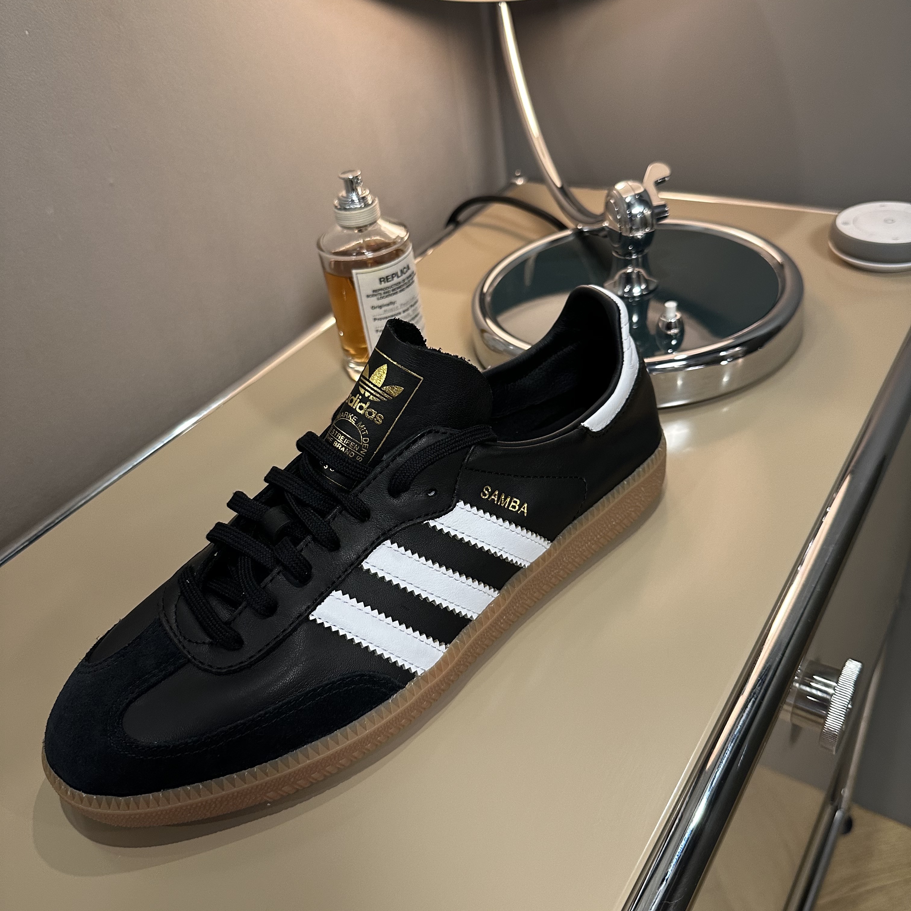 Adidas Samba Decon Core Black 착용 스타일 - 1
