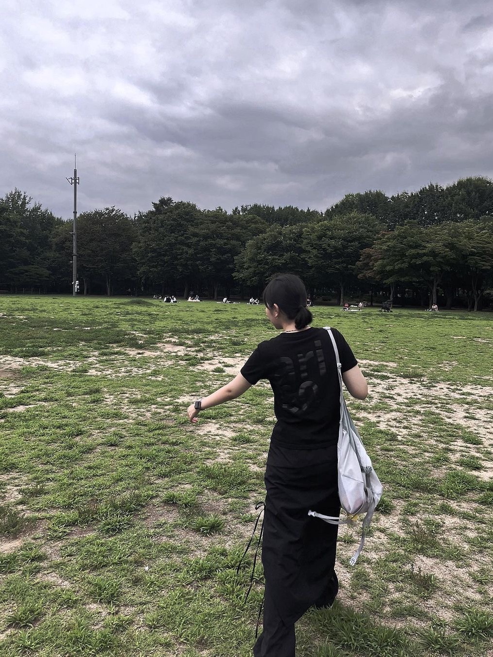 [예약 배송][KREAM 단독] Safarispot 1/2 Basic Safari T-Shirt Black 착용 스타일