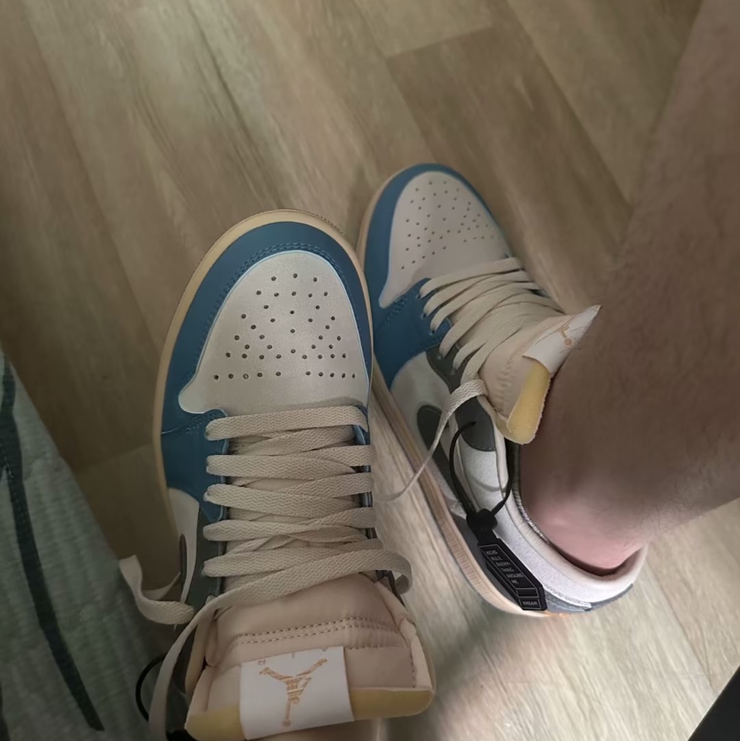 Jordan 1 Low SE Tokyo 96 착용 스타일 - 2