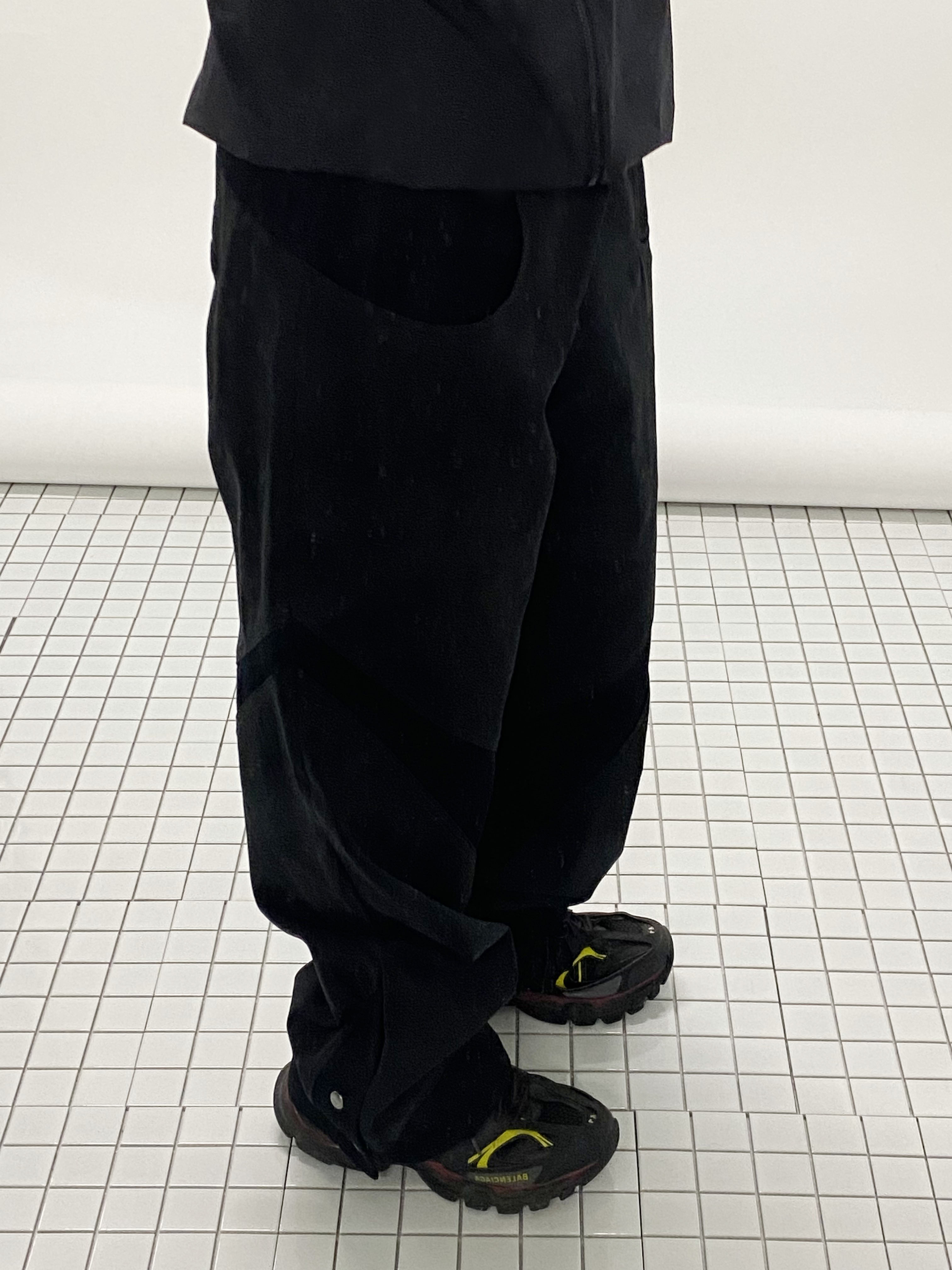Balenciaga Track Sneakers Black Bordeaux 2019, Arc'teryx Squamish Hoody Black 착용 스타일 - 2