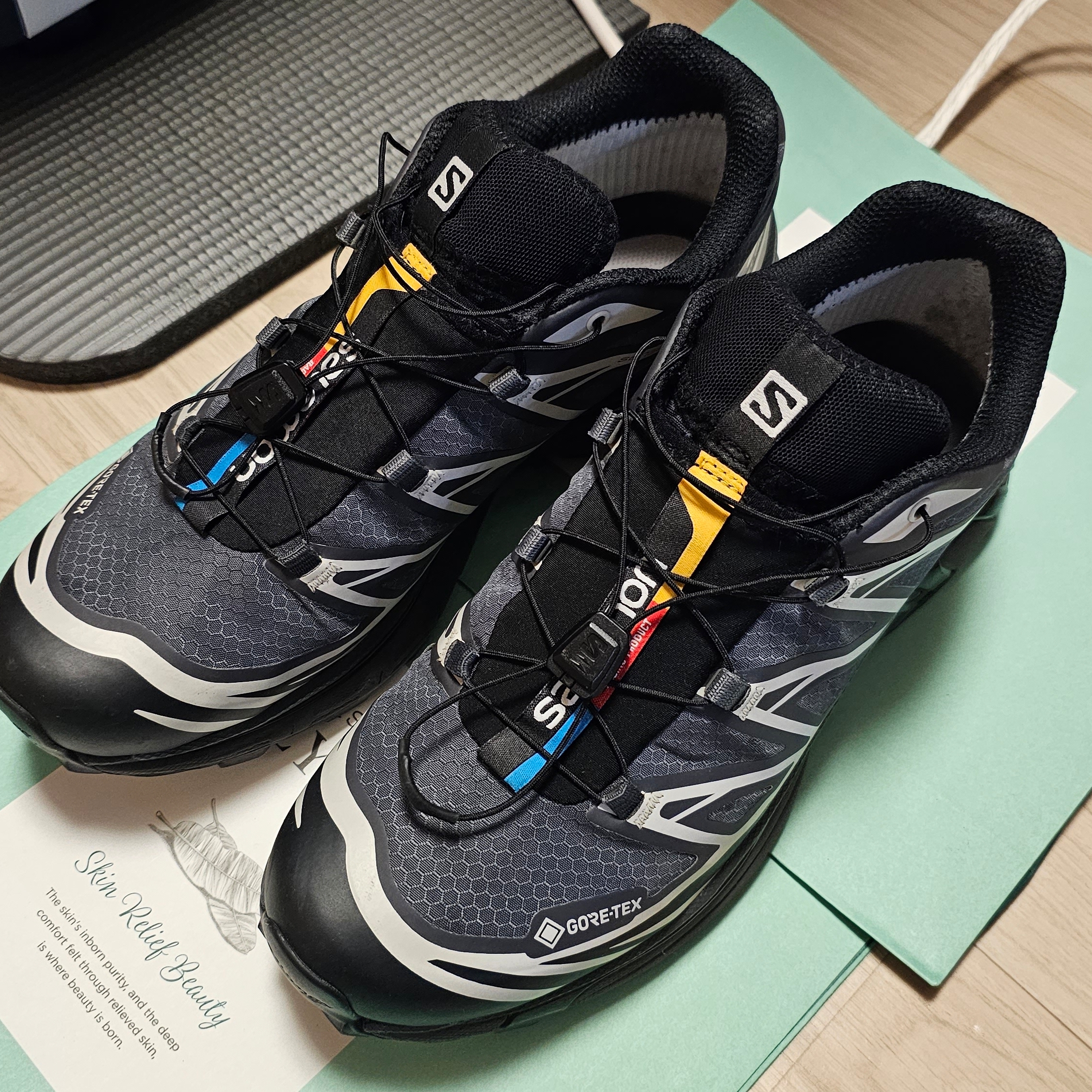 Salomon XT-6 Gore-Tex Black Ebony 착용 스타일 - 4