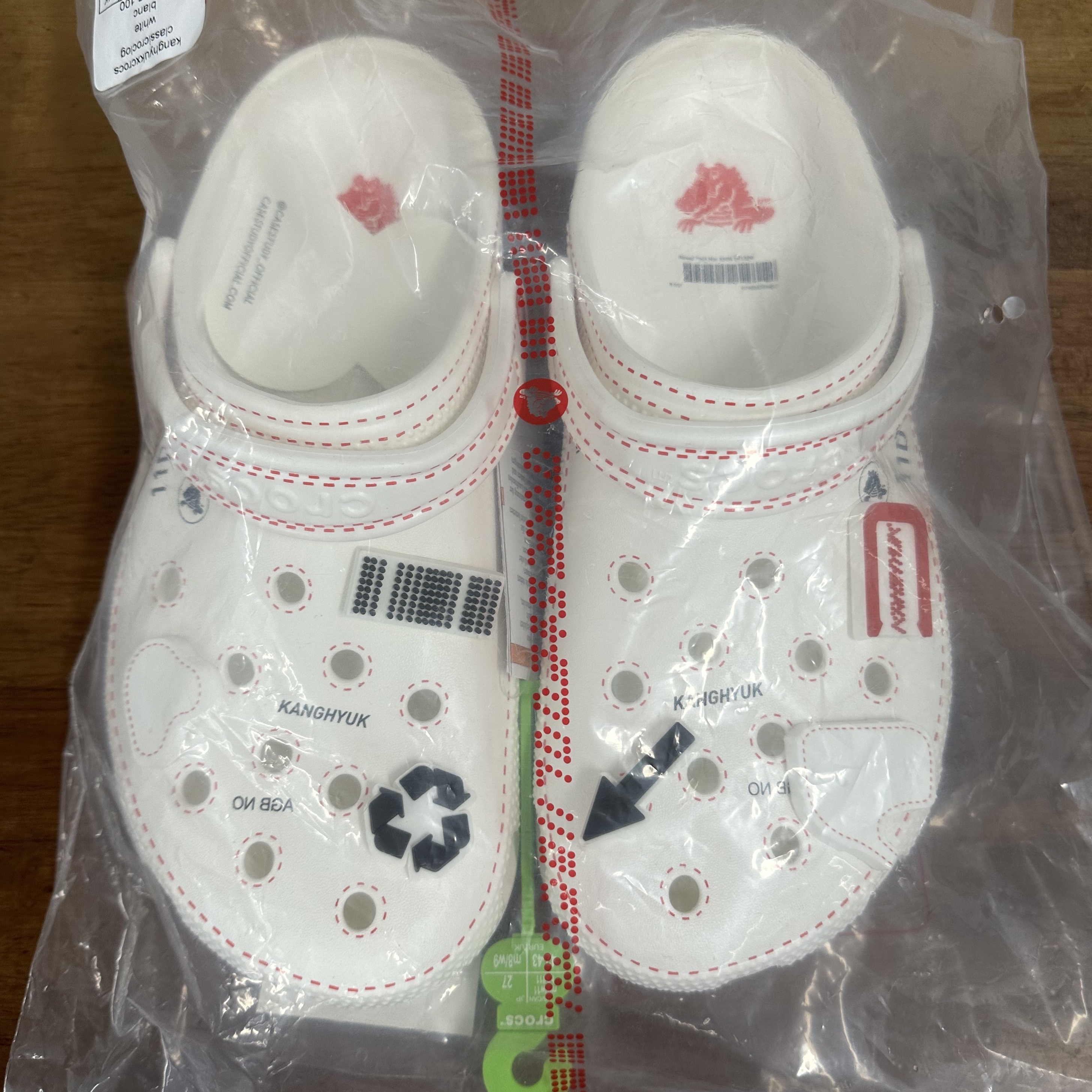 Crocs x Kanghyuk Classic Clog White 착용 스타일