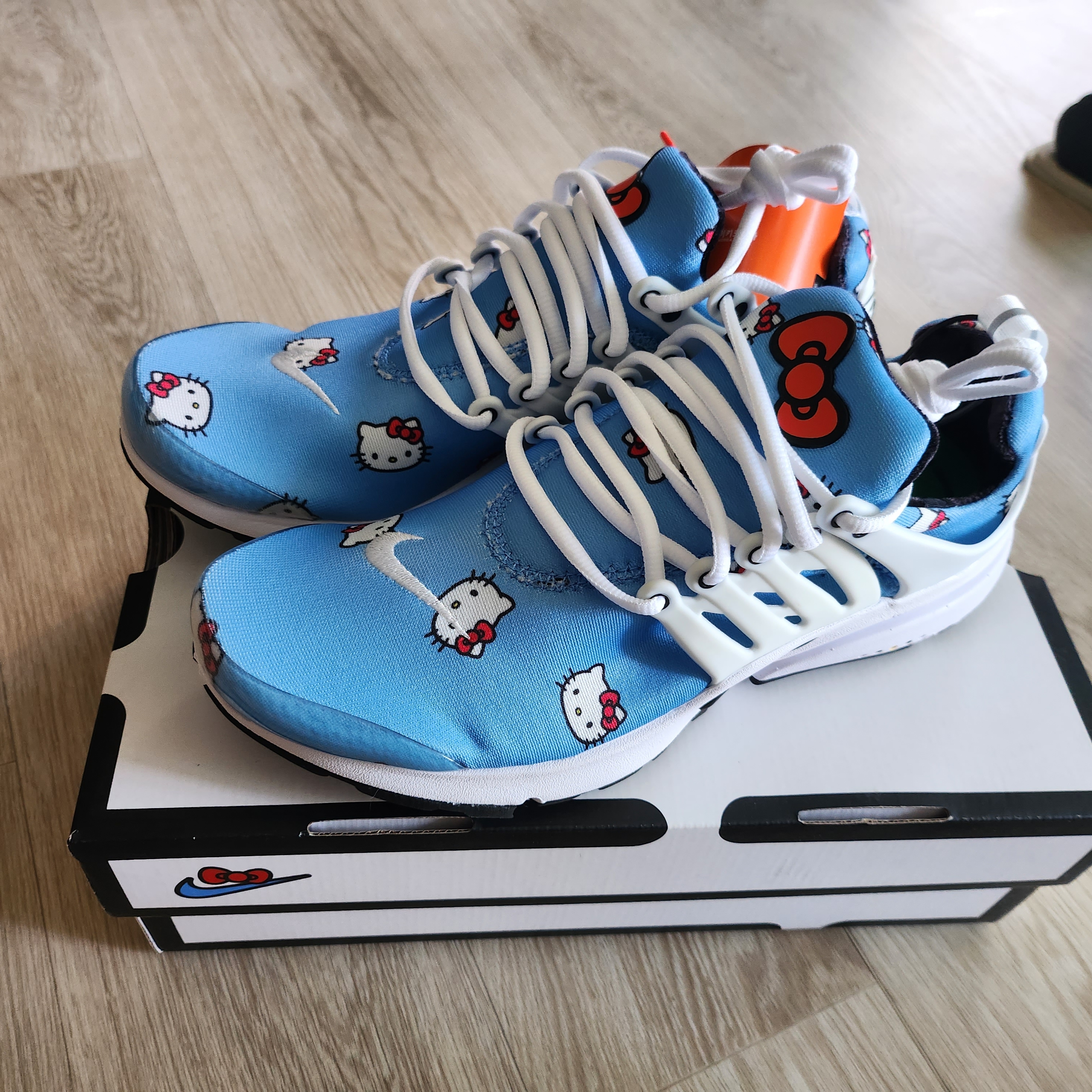 Nike x Hello Kitty Air Presto University Blue 착용 스타일