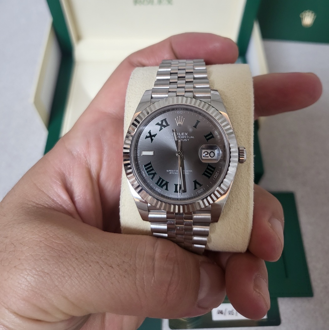 Rolex Datejust 41mm 126334 Slate Roman Jubilee 착용 스타일