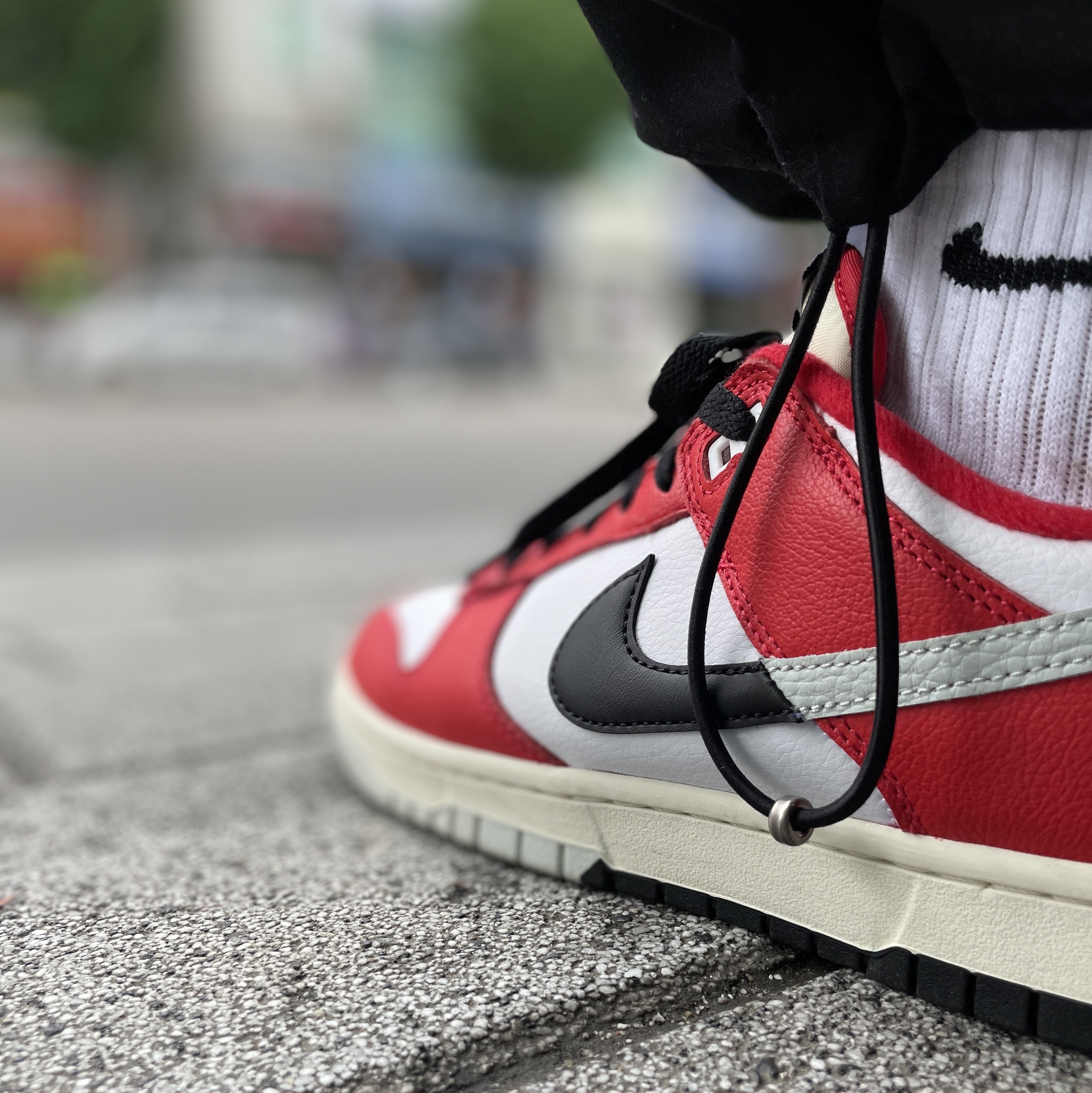 Nike Dunk Low Retro PRM University Red Black 착용 스타일