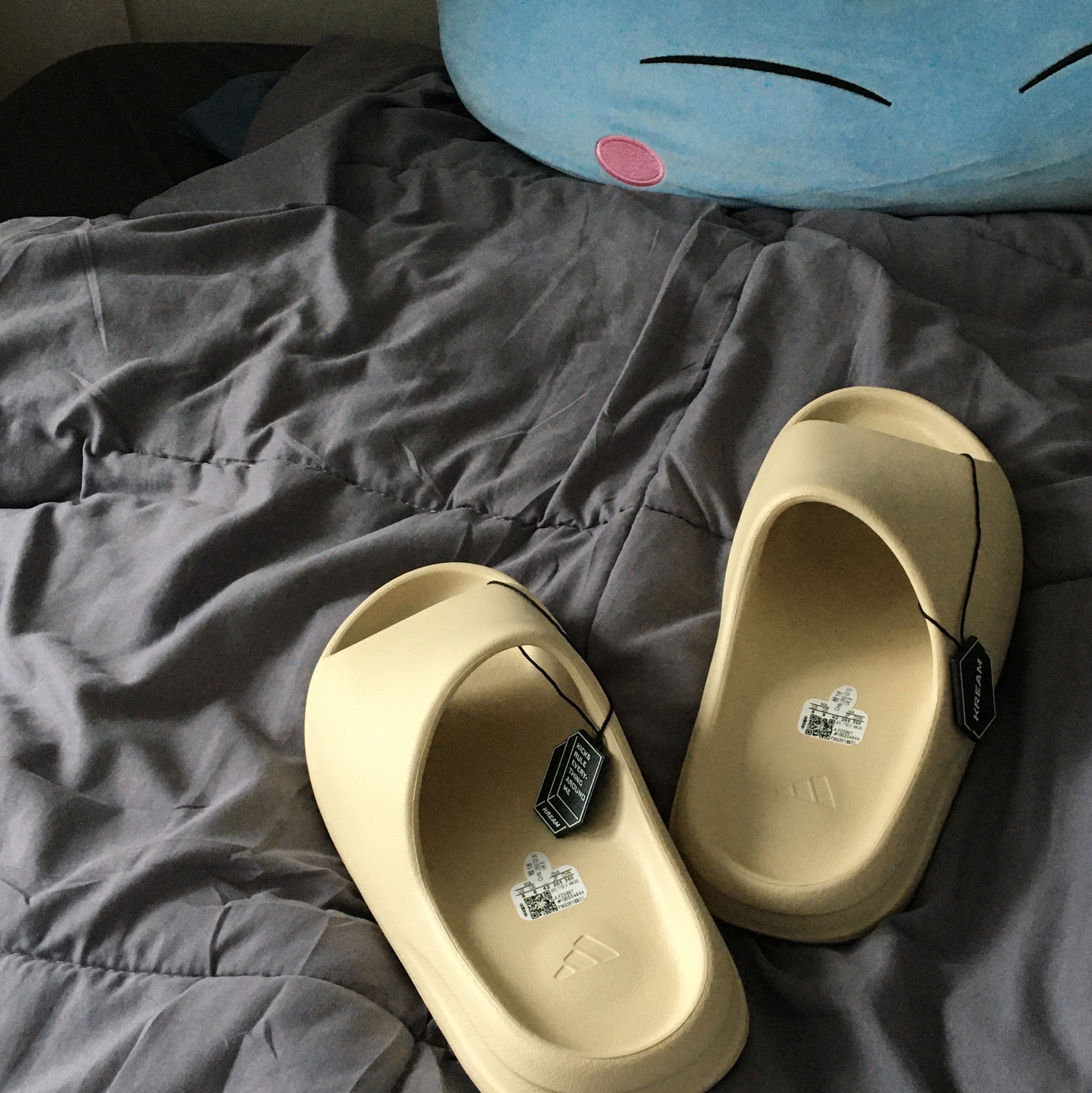 Adidas Yeezy Slide Bone 2022/2023 착용 스타일