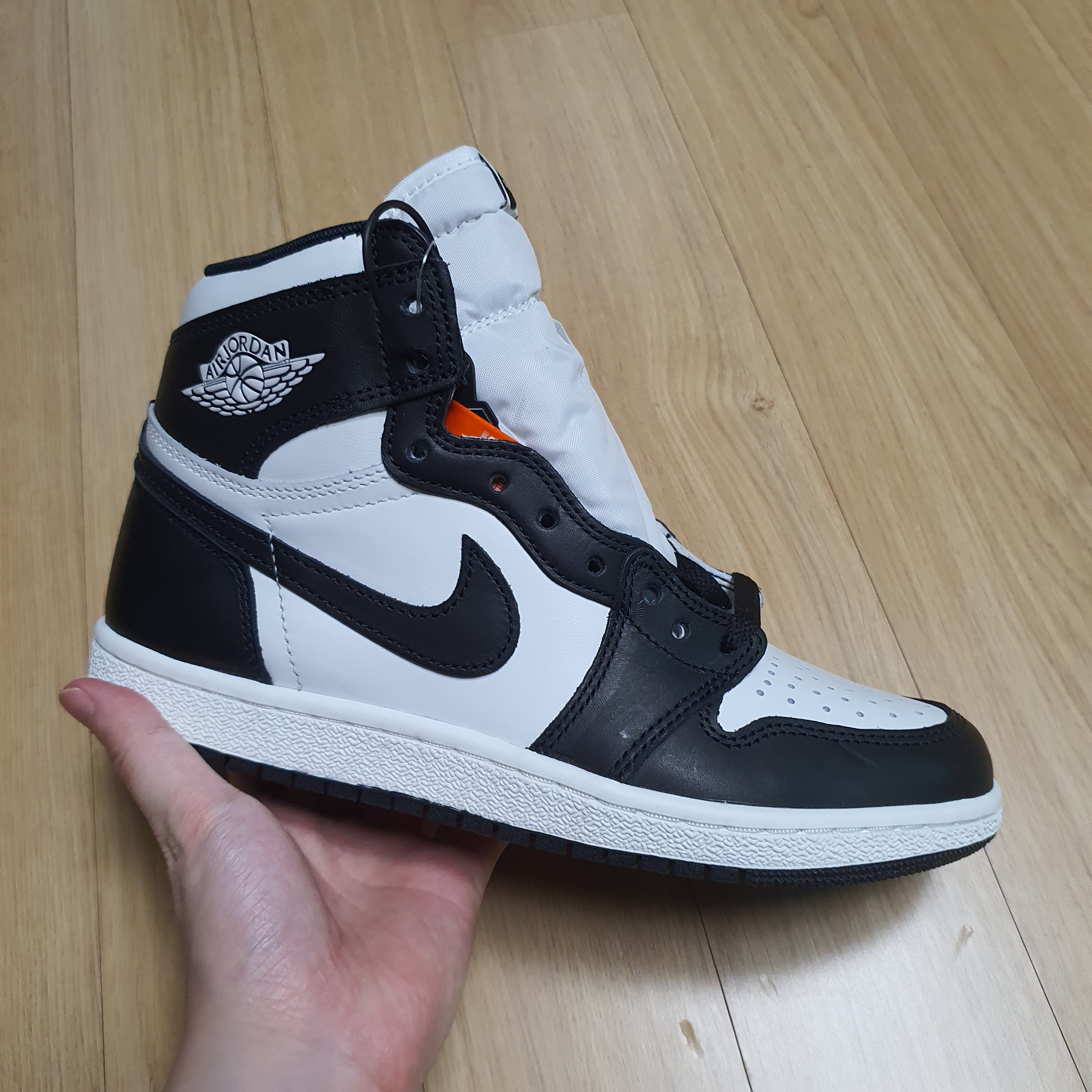 Jordan 1 High 85 Black White 착용 스타일