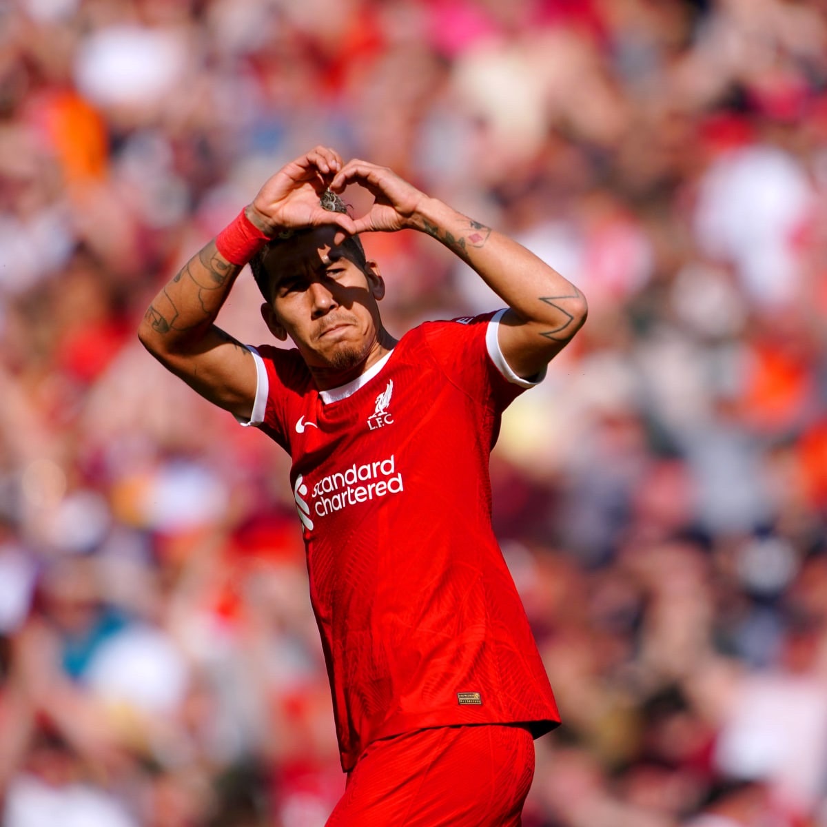 Nike Liverpool FC 2023/24 Dri-Fit Stadium Home Jersey Gym Red (Non Marking Ver.), Nike Liverpool FC 2023/24 Dri-Fit ADV Match Home Jersey Gym Red (Non Marking Ver.) 착용 스타일 - 5