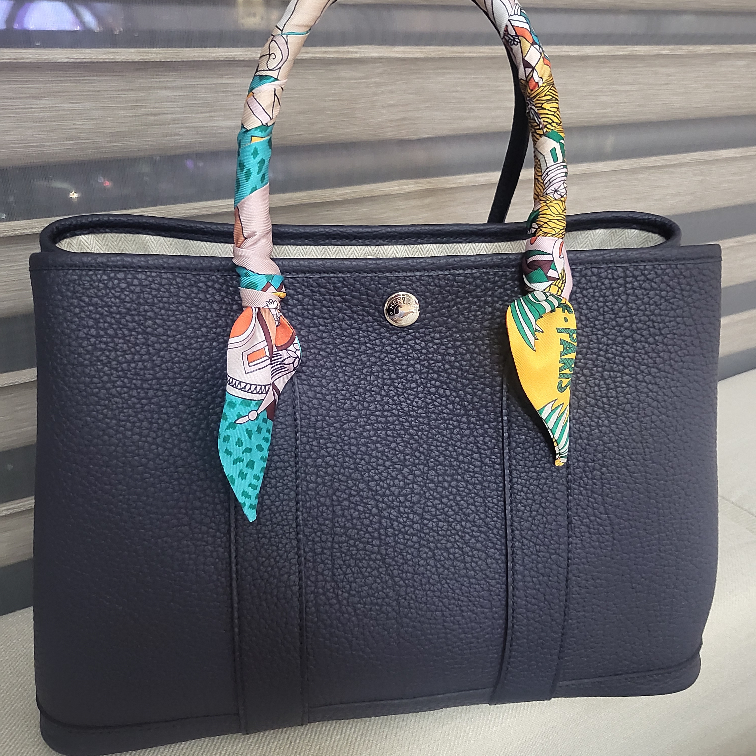 Hermes Garden Party 30 Bag Negonda & Palladium Bleu Indigo 착용 스타일