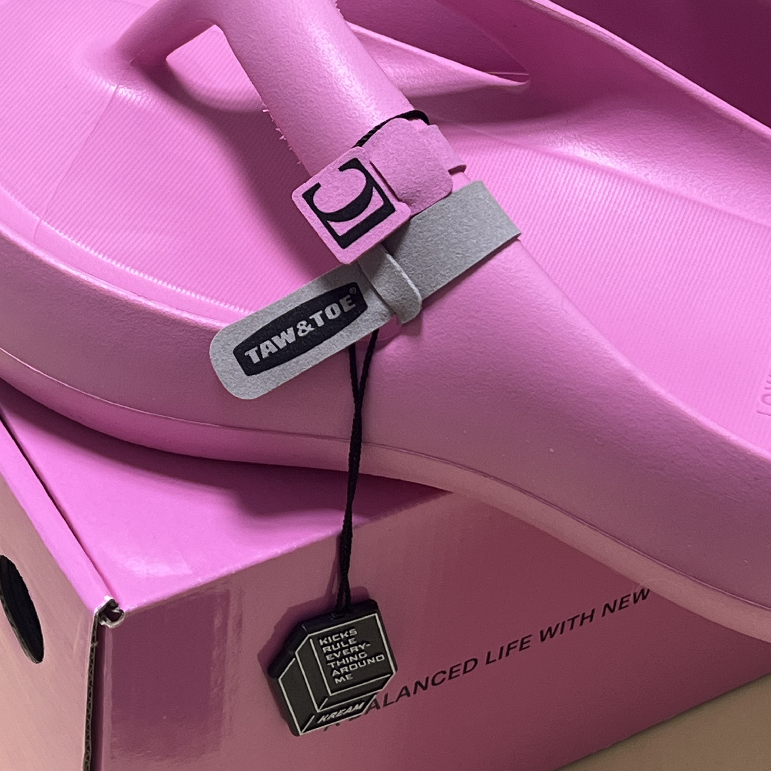 Taw&Toe x Low Classic Platform Flip Flop Pink 착용 스타일