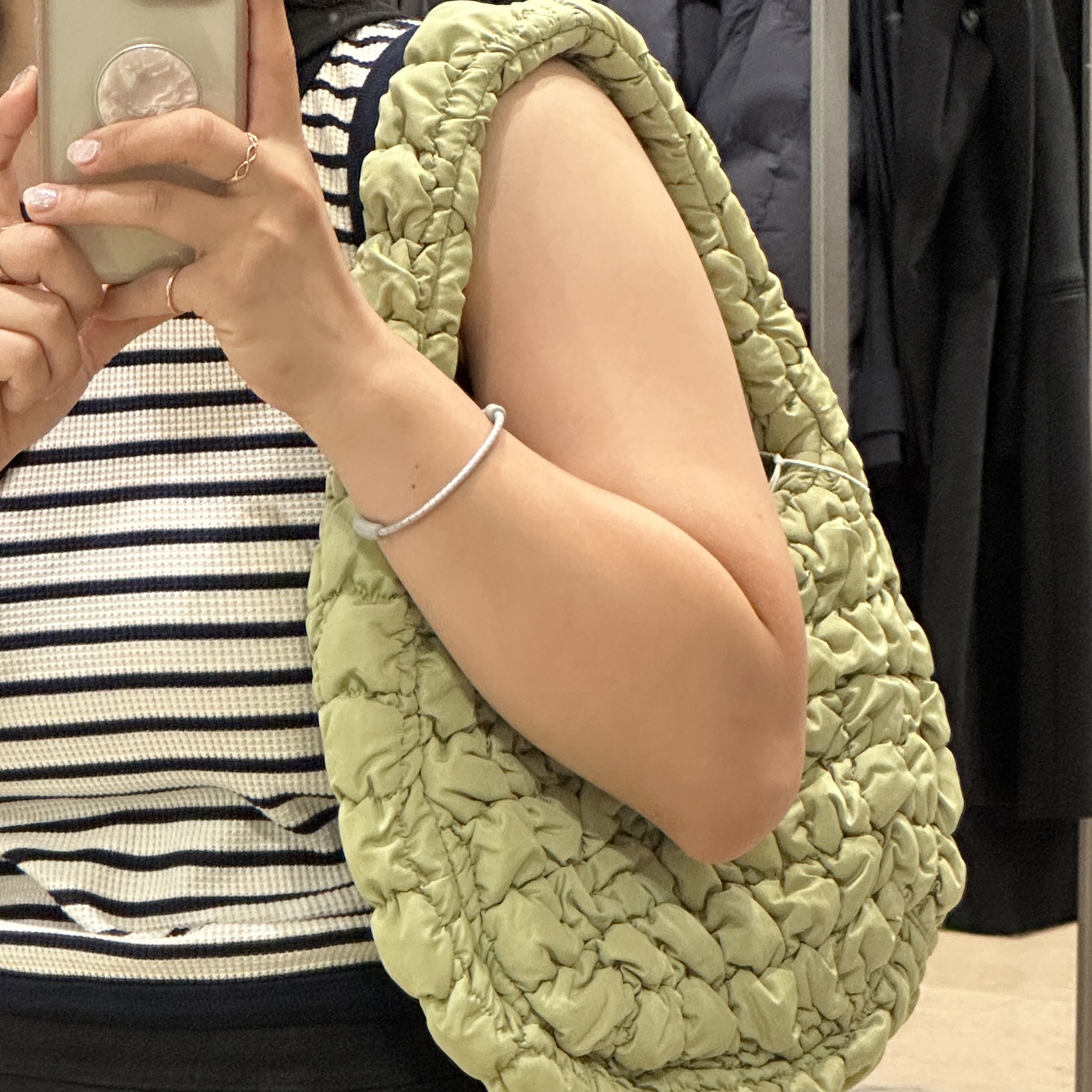 COS Quilted Mini Bag Light Green 착용 스타일