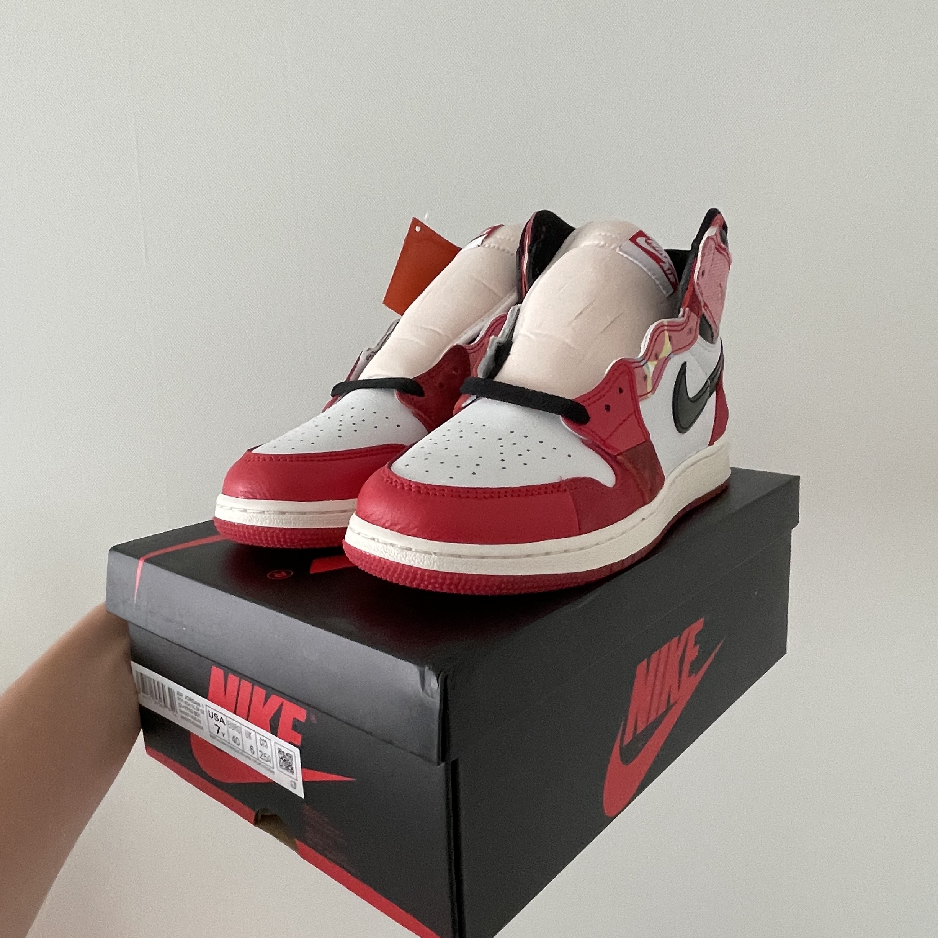 Jordan 1 Retro High Spider-Man Next Chapter 착용 스타일 - 2