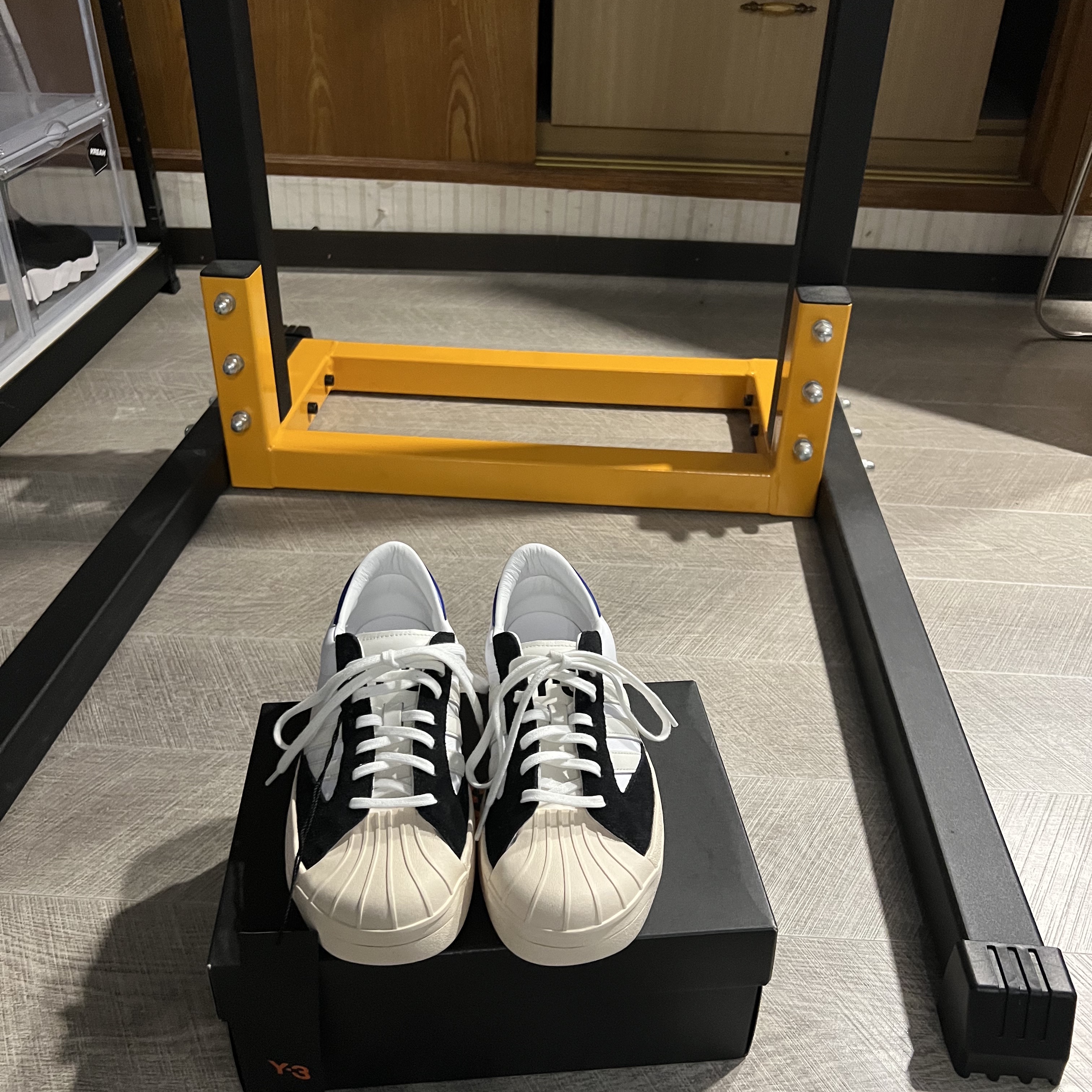 Y-3 Yohji Star Cloud White Bold Blue 착용 스타일