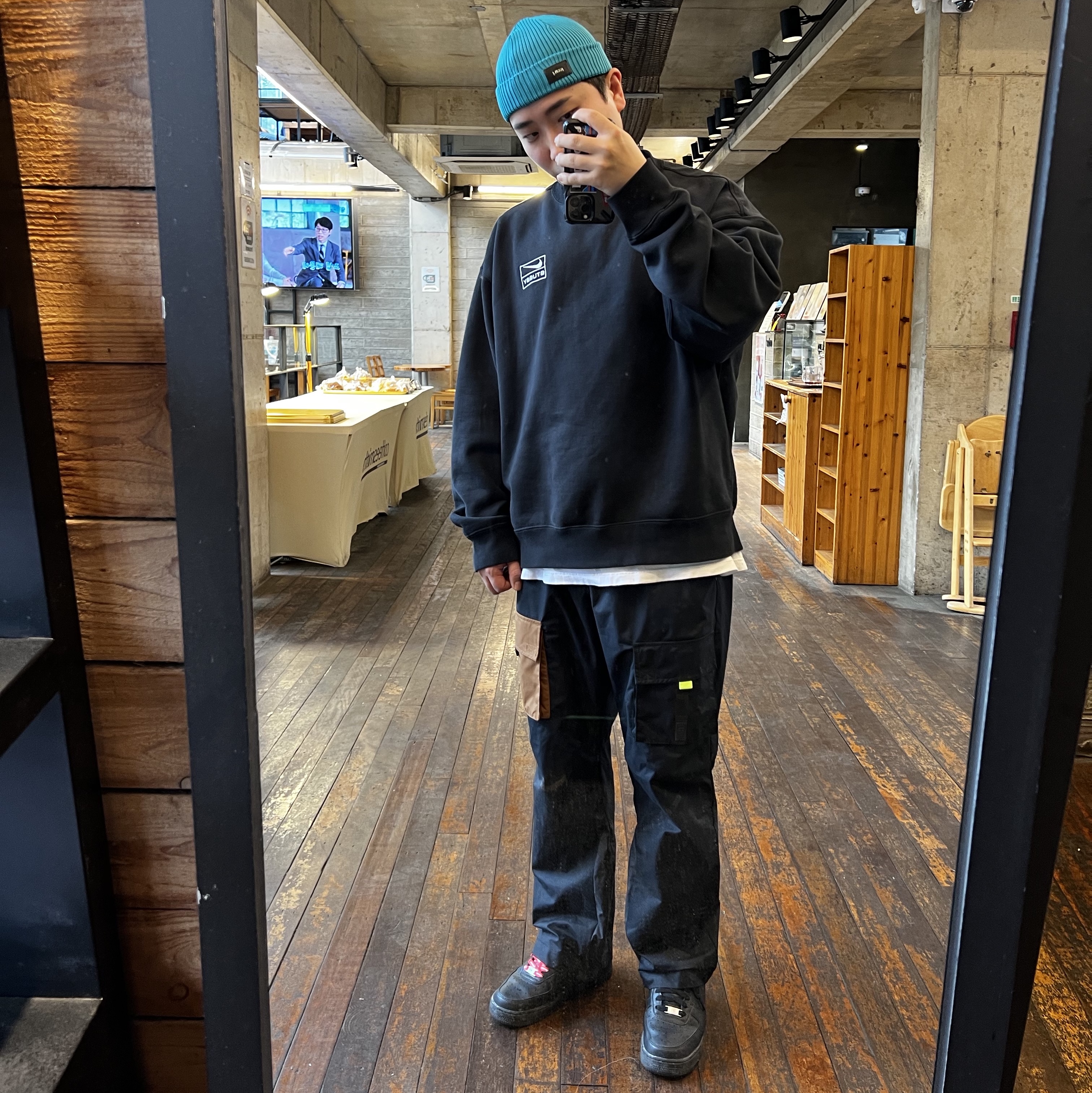 Nike x Stussy NRG Washed Fleece Crewneck Black (DO5310-010), Juun.J Signature Ballcap Black 착용 스타일