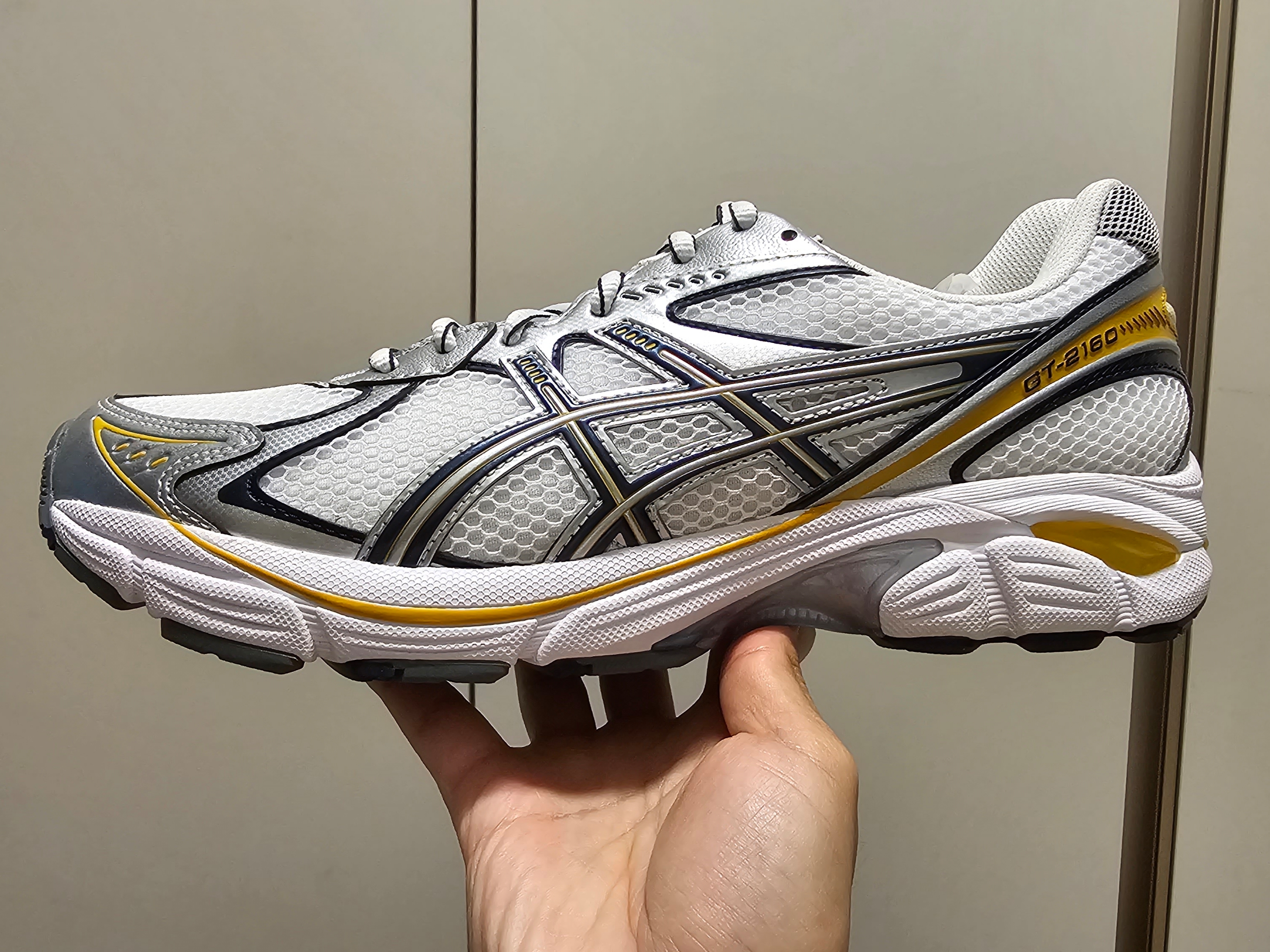 Asics GT-2160 White Pure Silver 착용 스타일