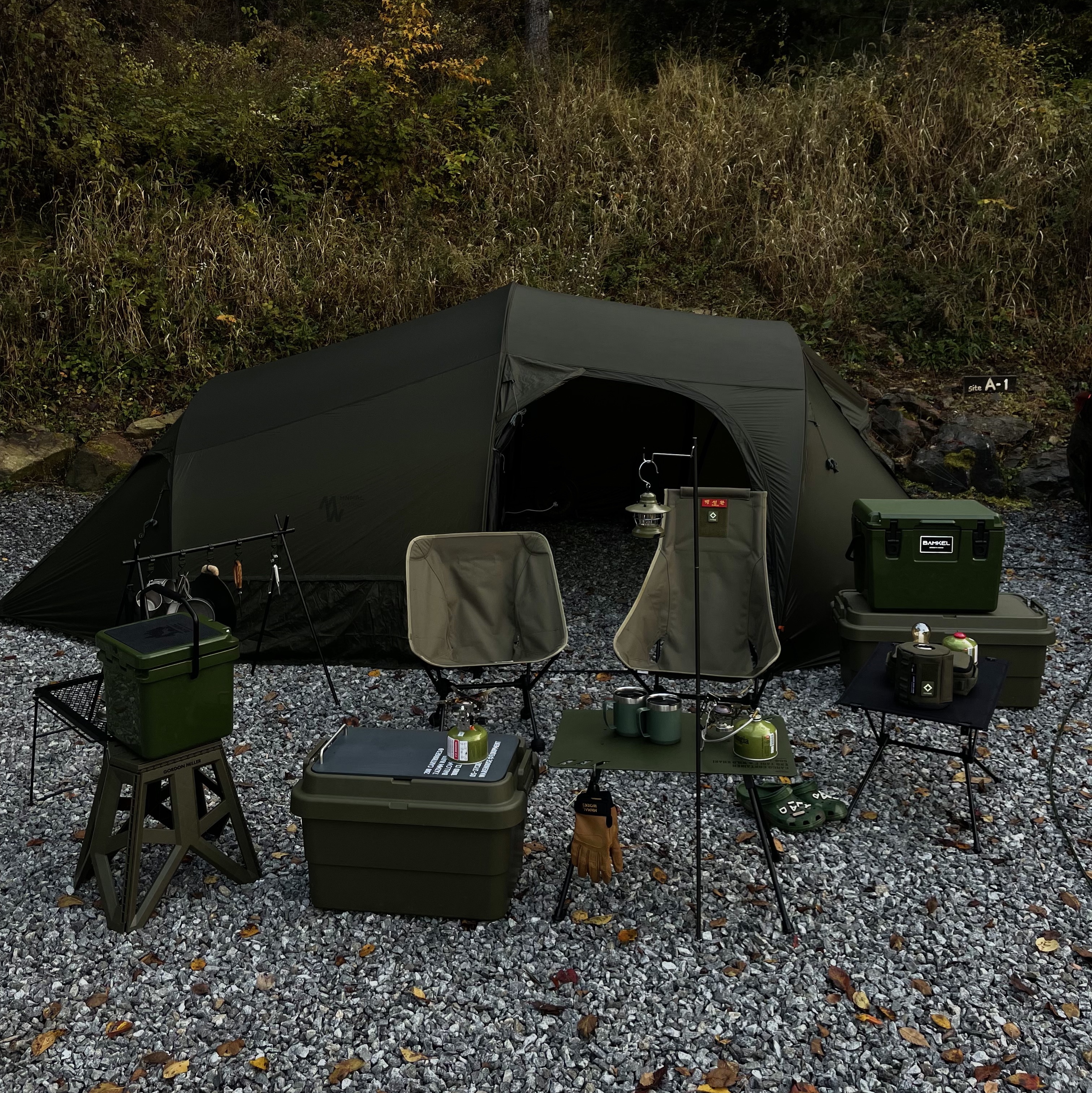 Helinox Tactical Chair One Military Olive, Helinox Tactical Chair Two Military Olive 착용 스타일