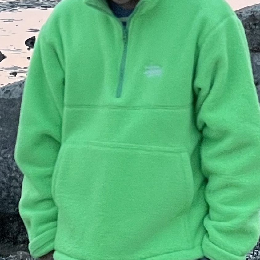 Stussy Half Zip Mock Neck Melon 착용 스타일