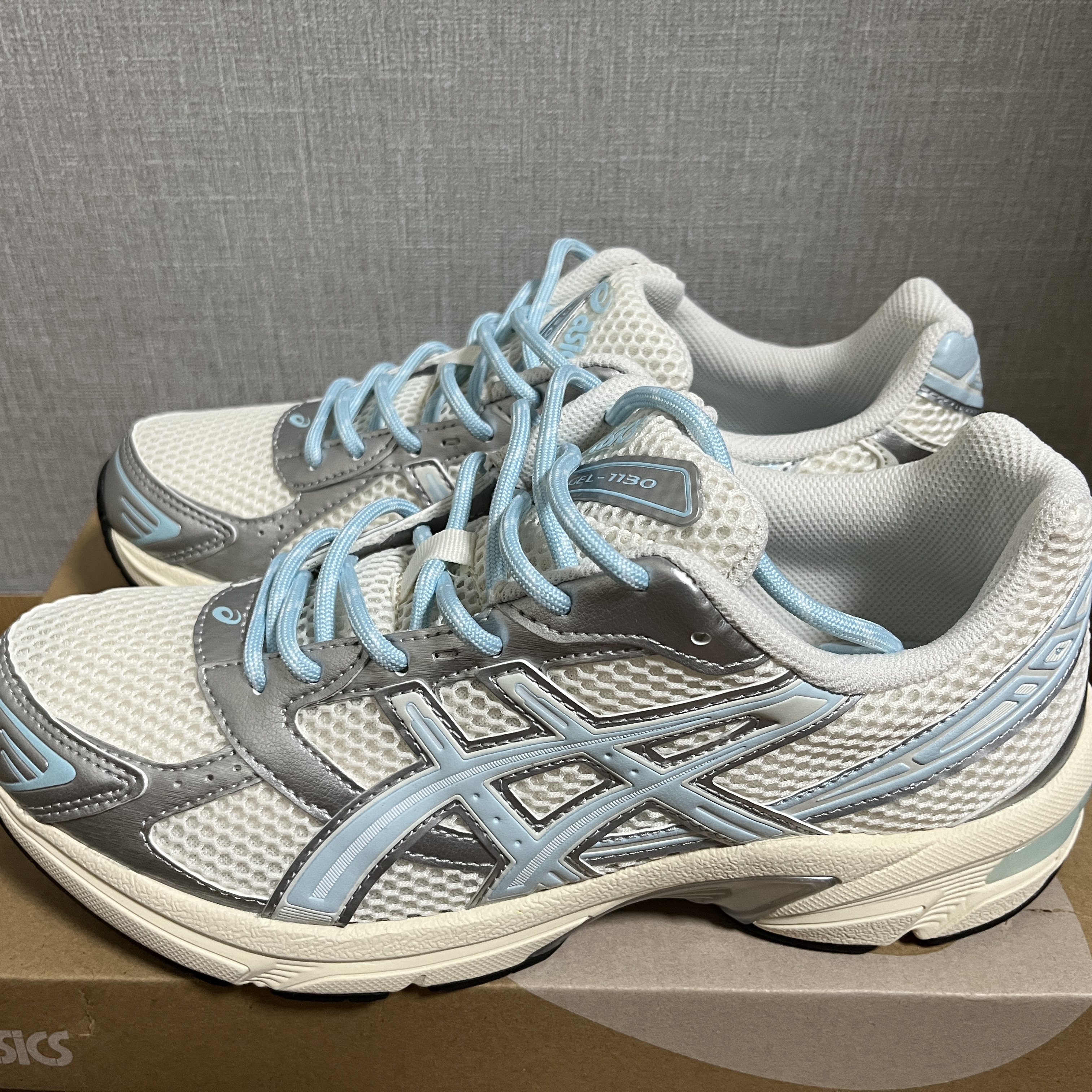 Asics x Kith Gel-1130 Cream Starlight Blue 착용 스타일